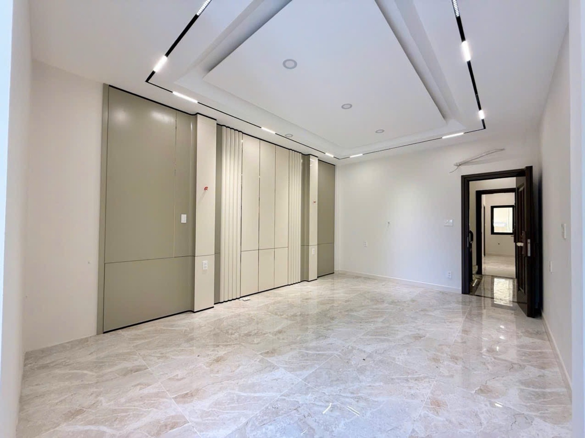 CHỦ GẤP BÁN GIÁM 800 TRIỆU,
Đường Bông Sao 64m² Phường Bình Đông
