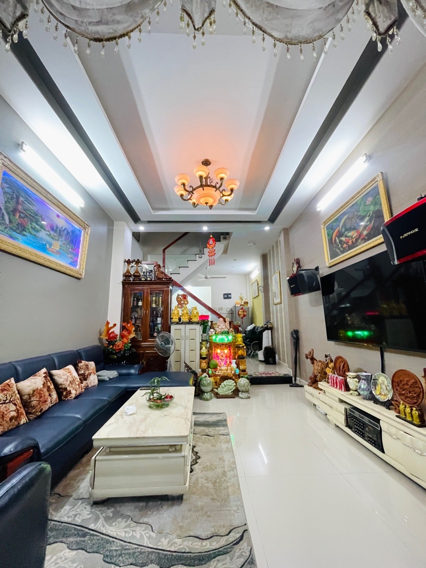 Bán nhà riêng 3 tầng, 4 phòng ngủ tại Quận 12, gần cầu vượt Ngã Tư Ga