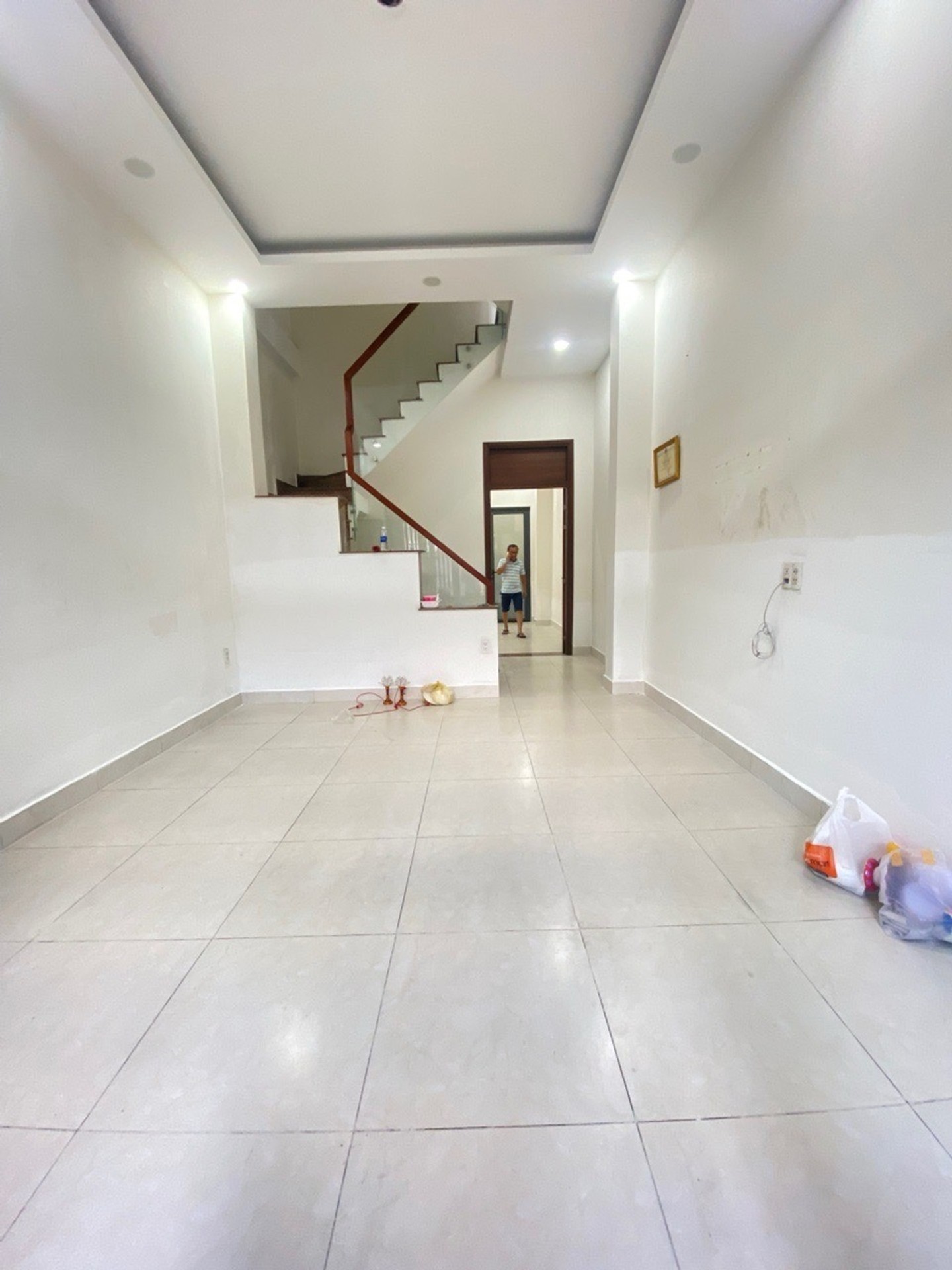 Nhà 4 tầng 5 phòng ngủ tại Phường Tân Trụ phù hợp kinh doanh