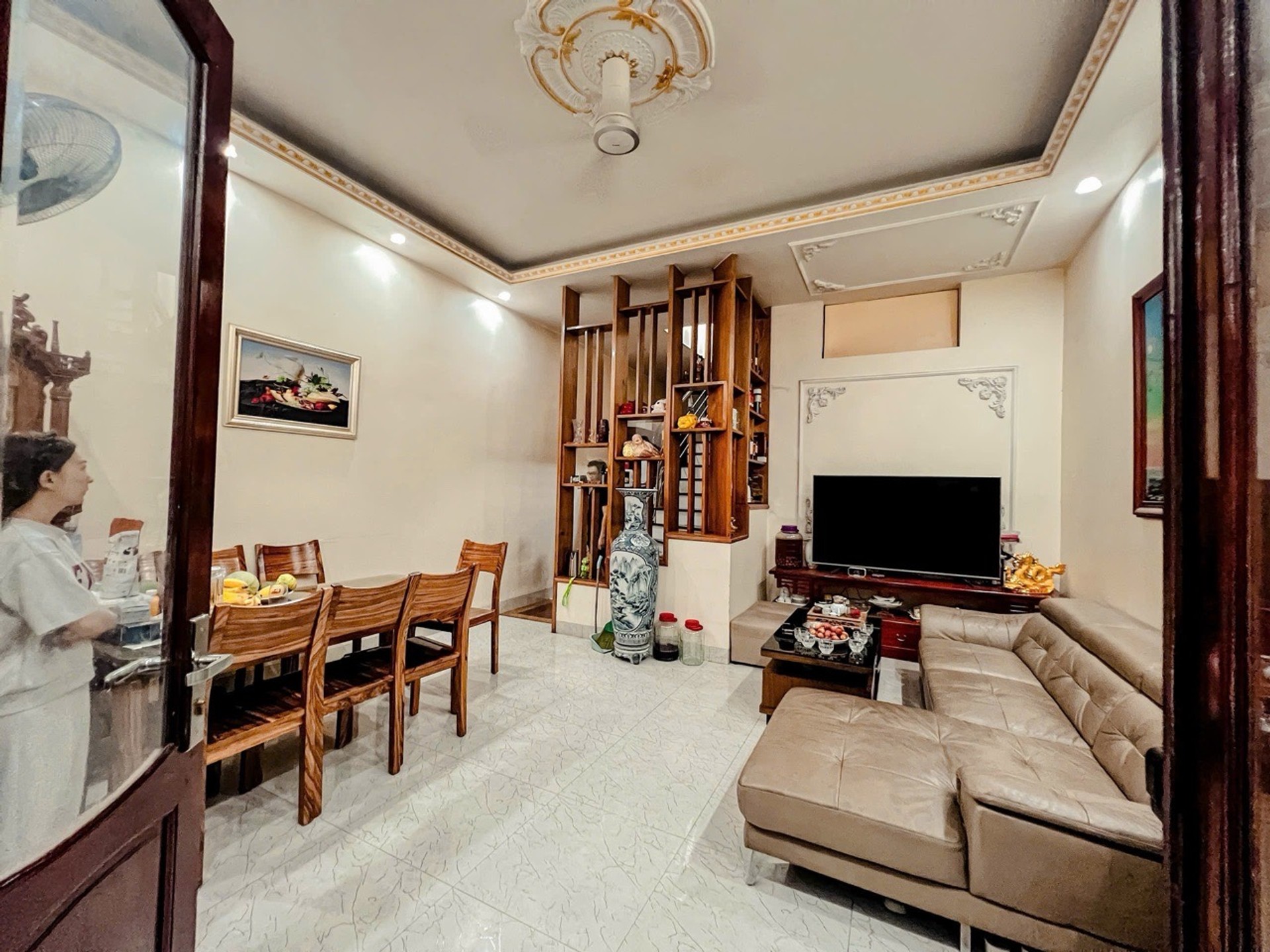 Nhà 5 tầng tại Kim Mã, Ba Đình, diện tích rộng, giá 18 tỷ