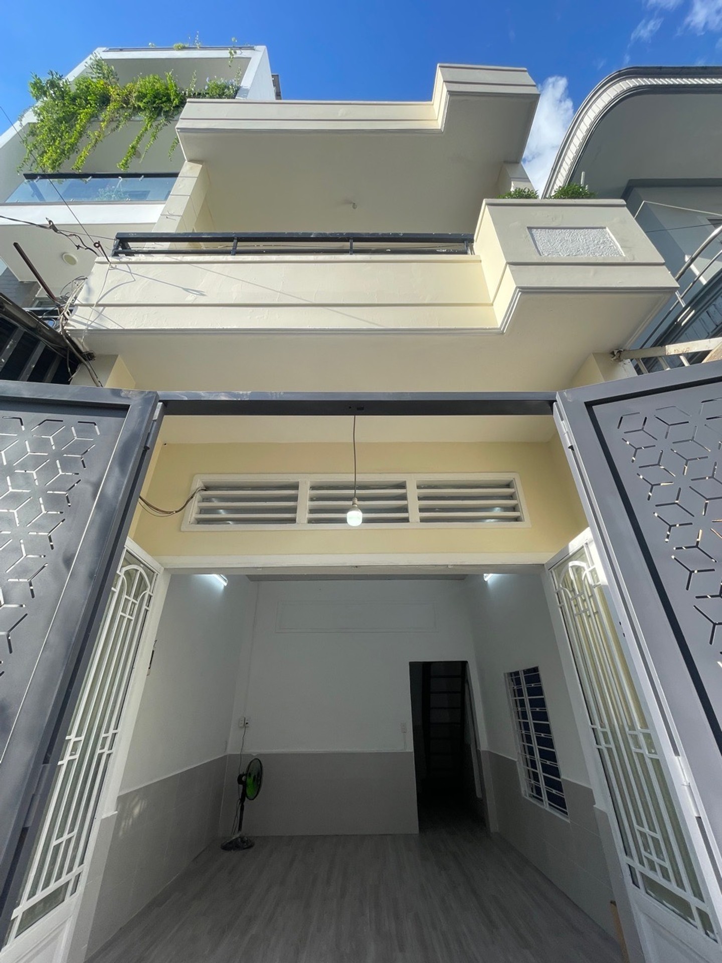 Bán nhà 2 tầng 67m2 hẻm ô tô 6m gần mặt tiền Tân Bình
