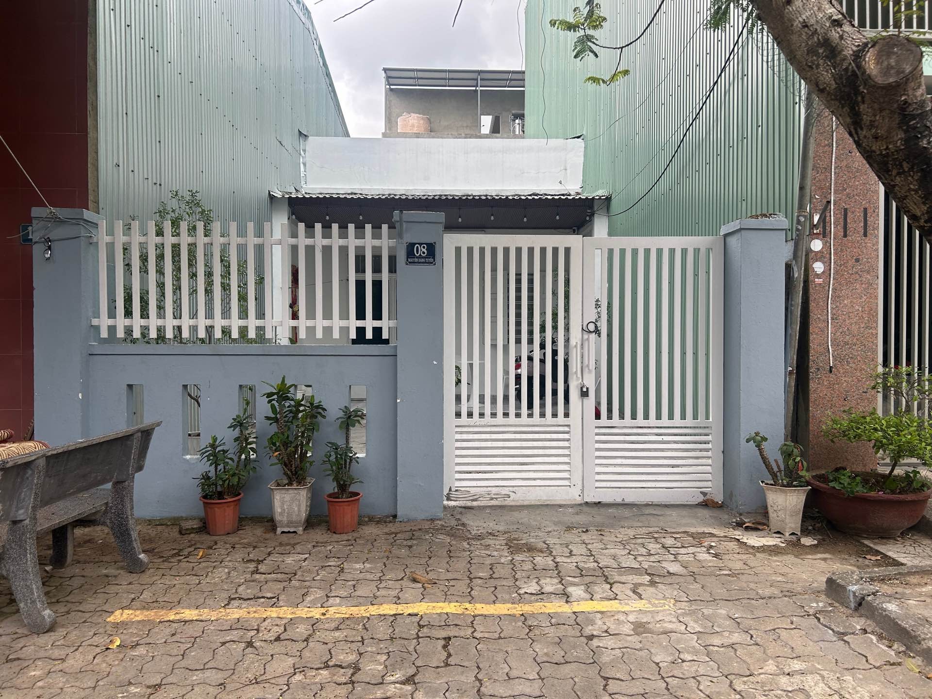 Bán nhà mặt phố Nguyễn Đăng Tuyển, Sơn Trà, gần biển 300m, diện tích 90m²