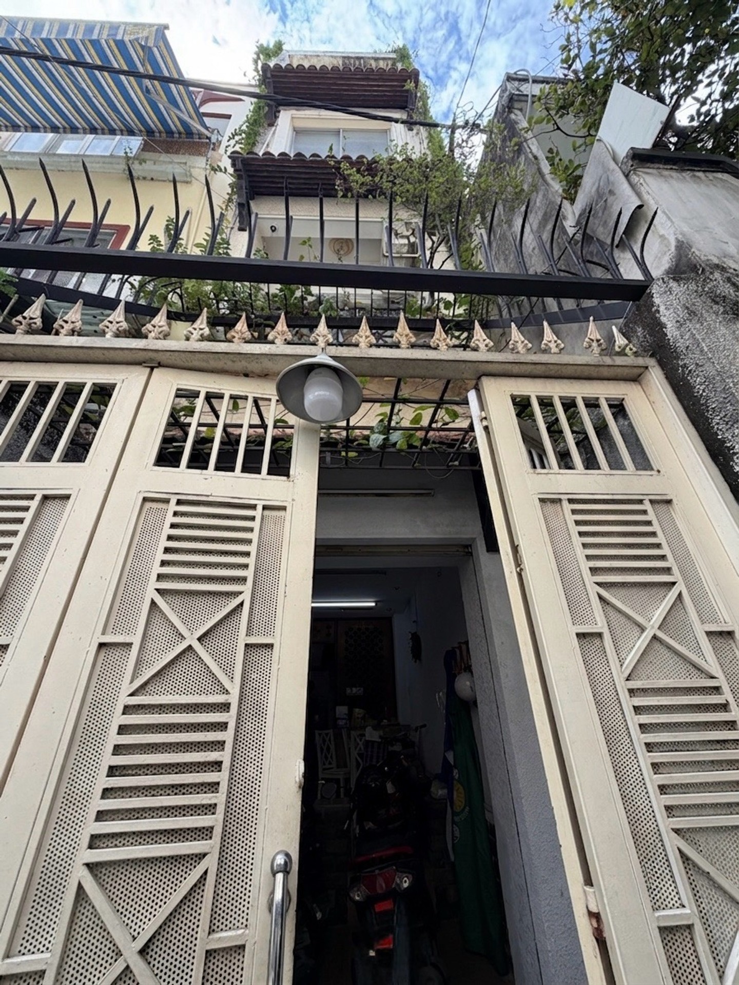 Bán nhà riêng 4 tầng hẻm thông thoáng quận Hai Bà Trưng