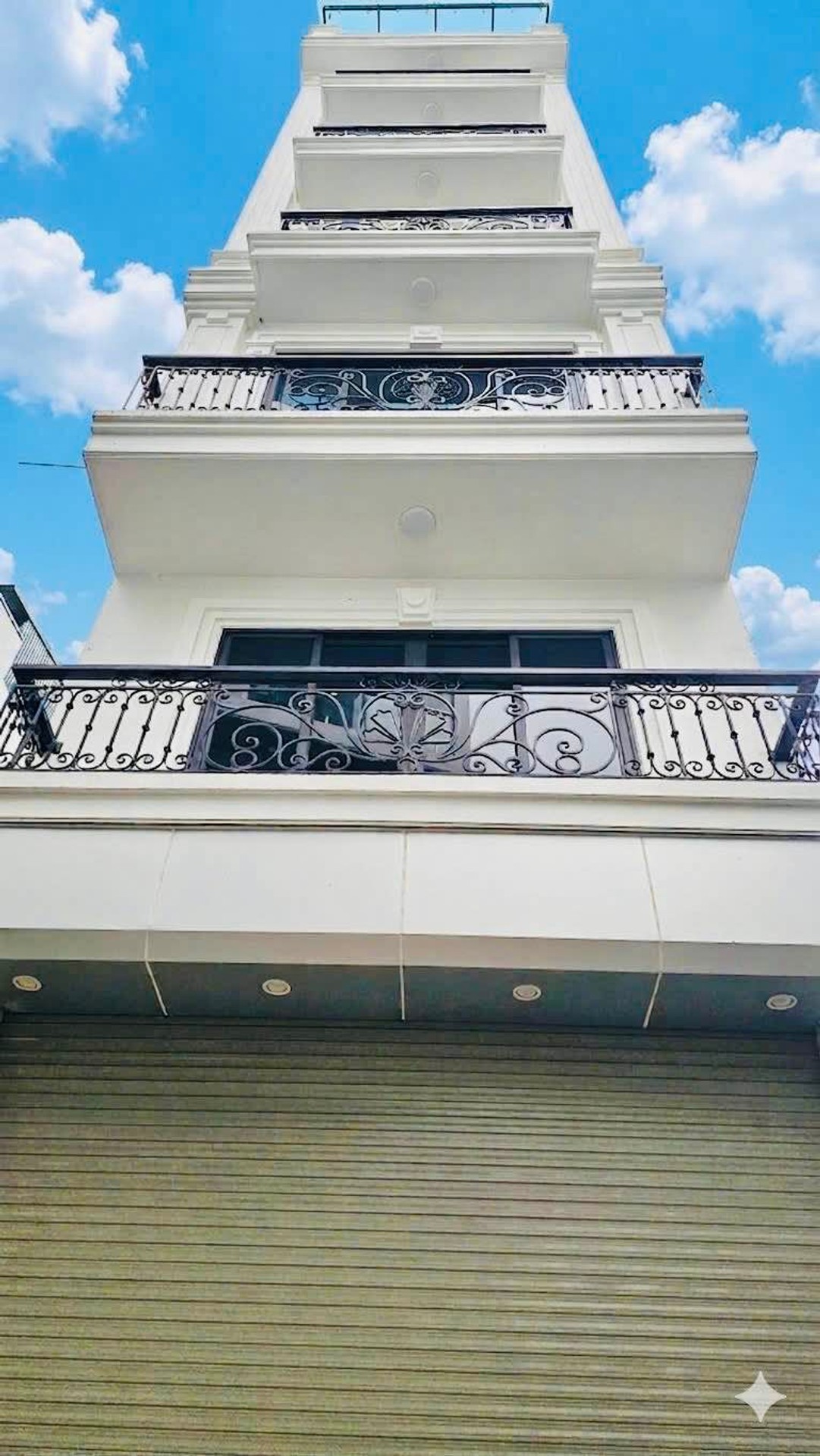 Nhà 7 tầng thang máy gần Trung tâm Long Biên, phù hợp an cư và đầu tư