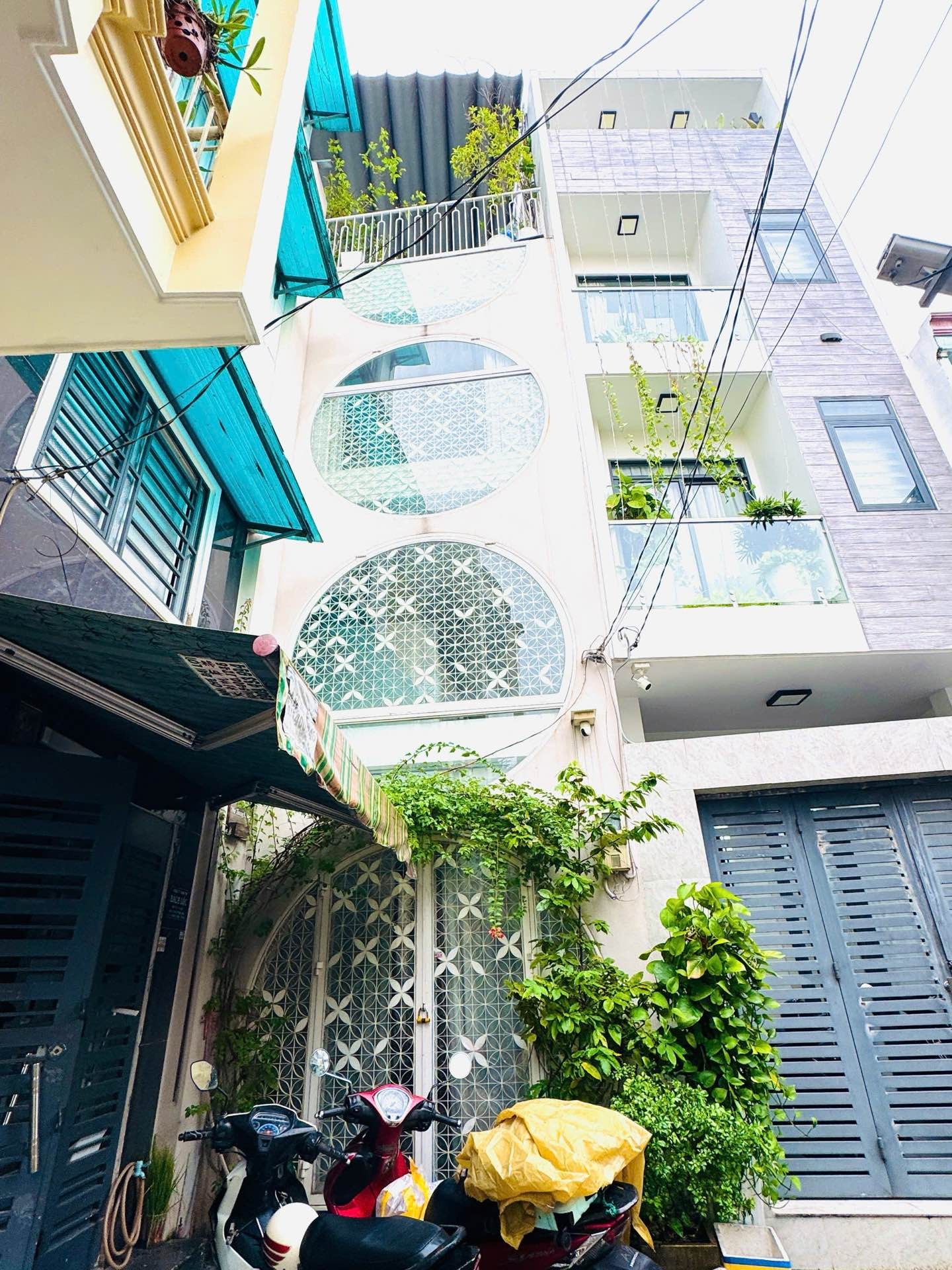 Nhà 4 tầng Bình Thạnh giá tốt, thu nhập 25tr/tháng
