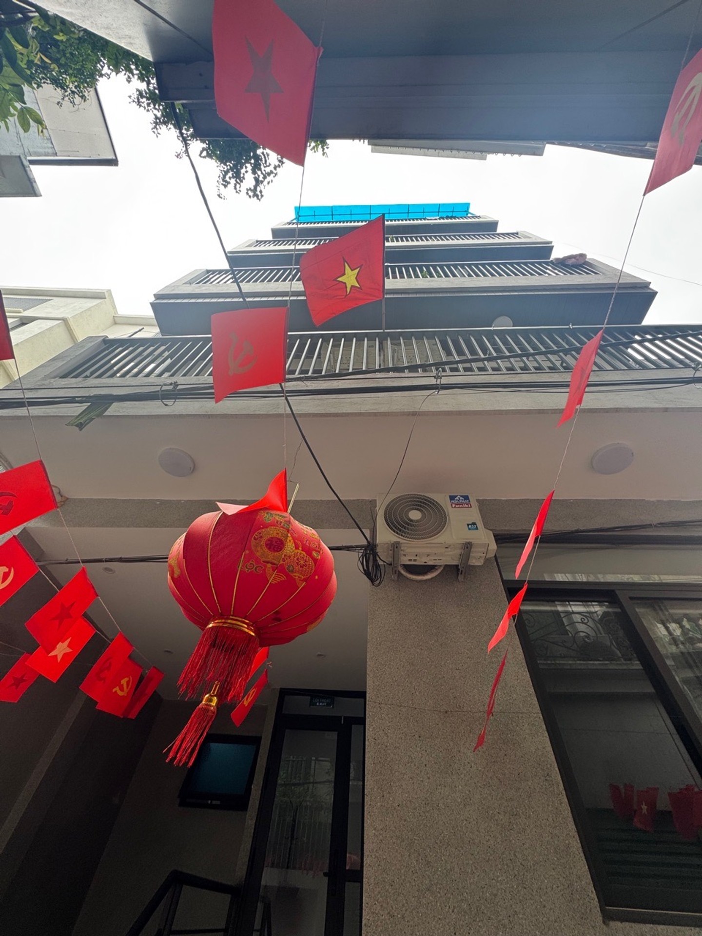 Bán chung cư mini 28 phòng diện tích 122m² tại Ba Đình, mặt tiền rộng, doanh thu trên 150tr/1 tháng