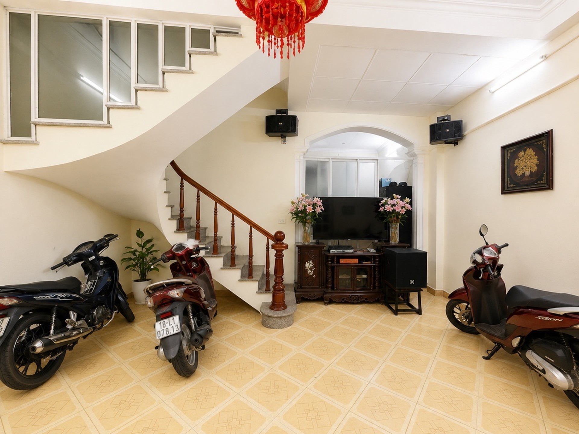 Bán nhà riêng 4 tầng tại Lạc Long Quân, diện tích 45m2, pháp lý rõ ràng