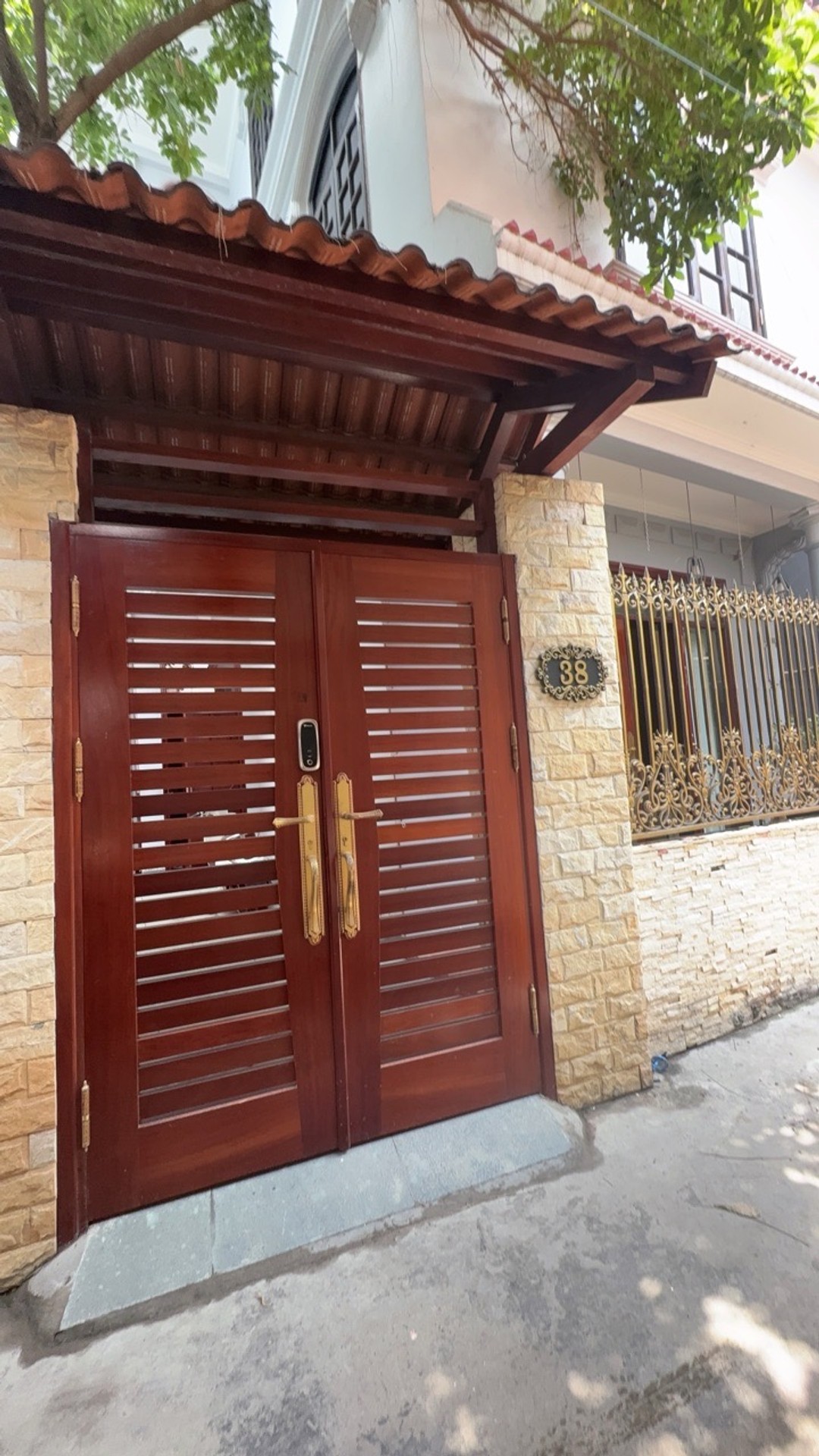 NHÀ TRUNG TÂM PHƯỜNG BỒ ĐỀ - CÁCH MẶT ĐƯỜNG HỒNG TIẾN, NGUYỄN VĂN CỪ VÀI BƯỚC CHÂN - 200M RA BỆNH V