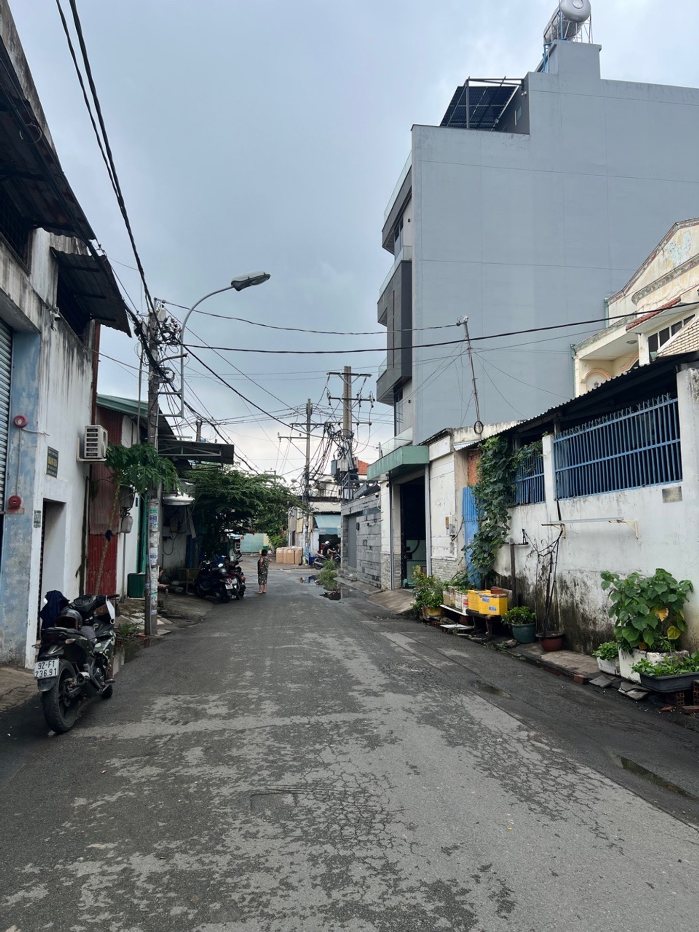 Bán đất tặng nhà, Bình Trị Đông, Bình Tân, ngay Khu Tên Lửa, 90m2, 4.1x23, Hẻm xe tải, giá TL