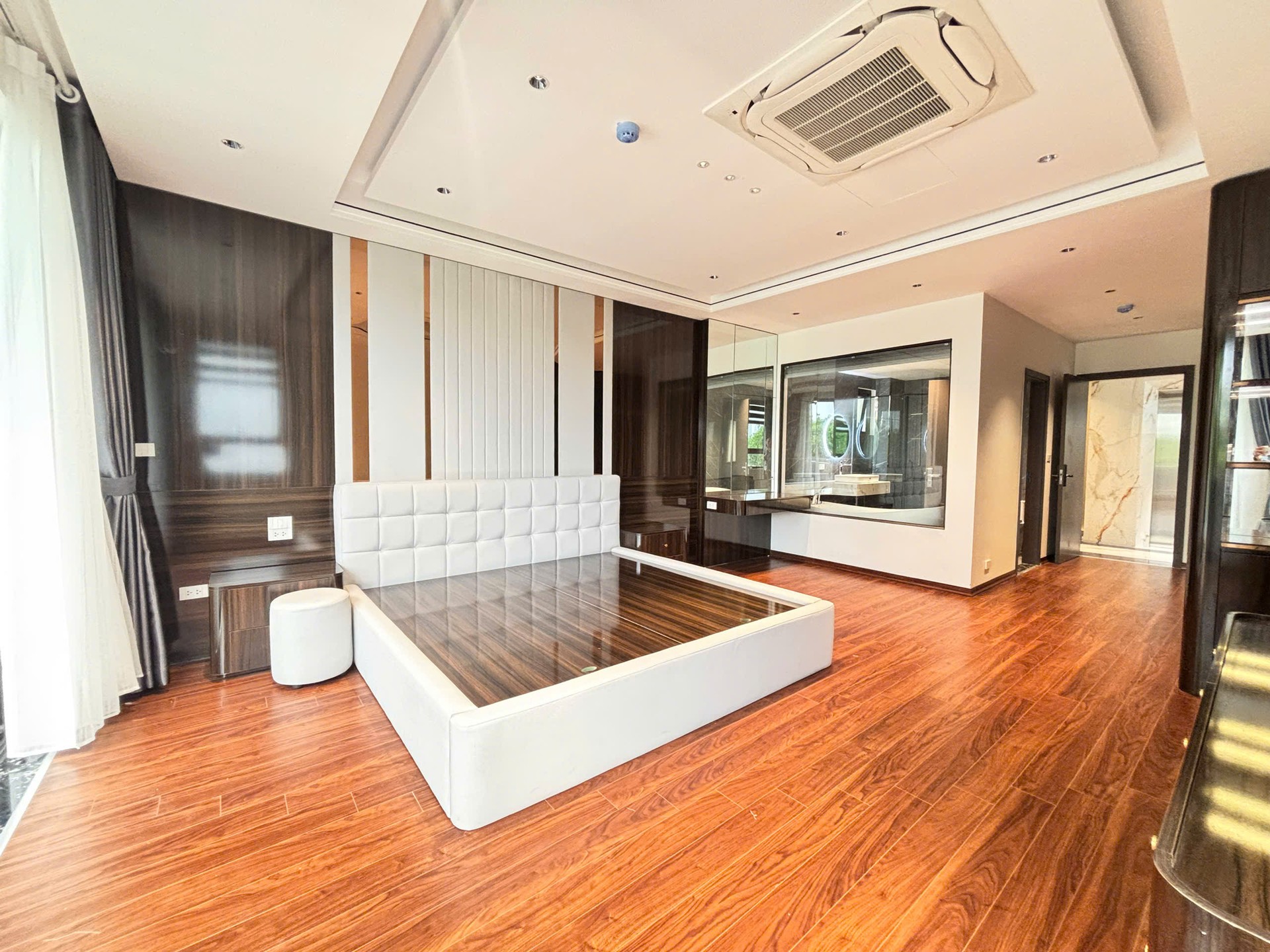 Bán nhà riêng 7 tầng mặt ngõ thông tại Hoàng Liệt - View Hồ Linh Đàm