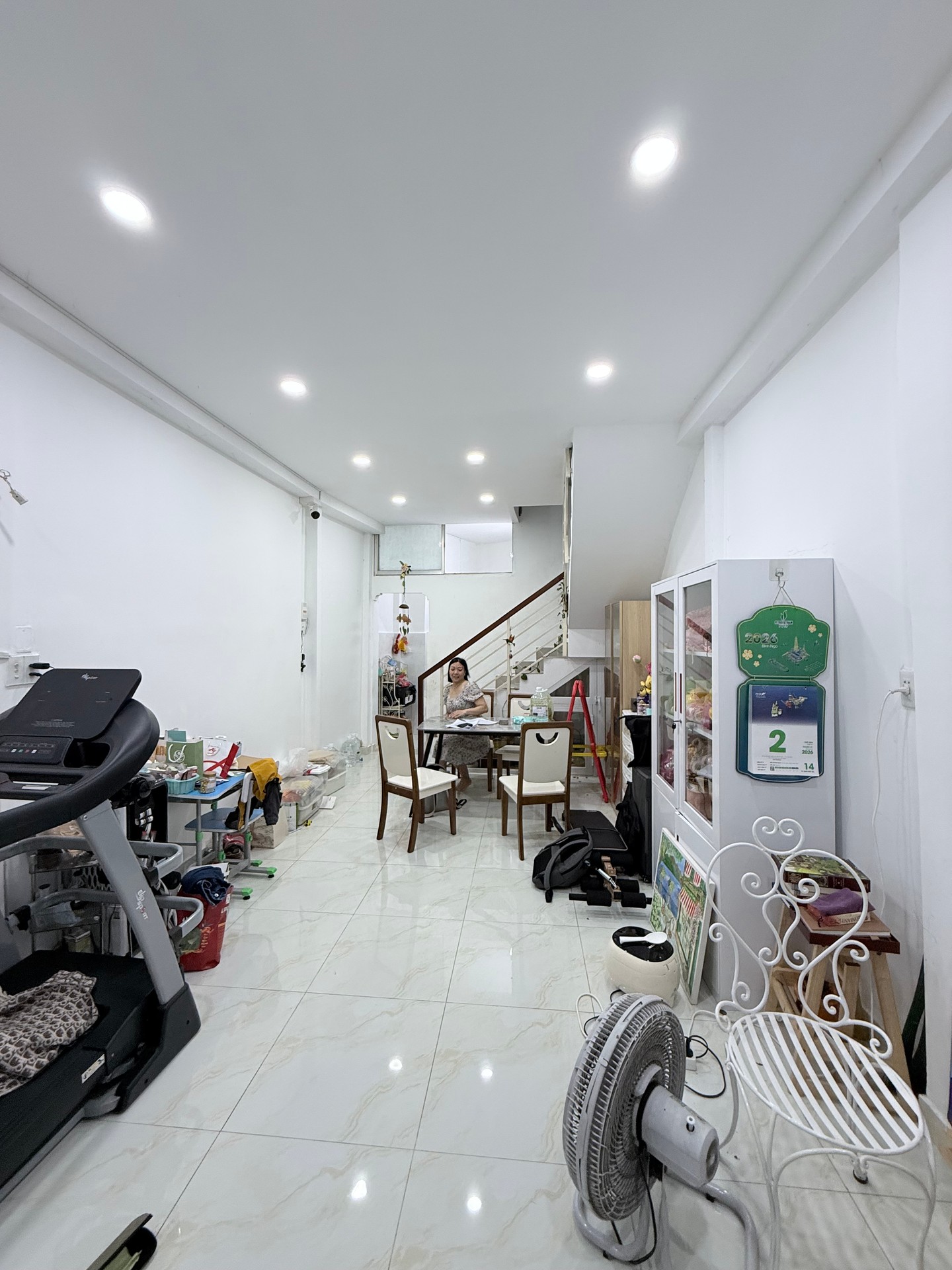 Bán nhà riêng 2 tầng, mặt tiền 3.9m tại Quận 10