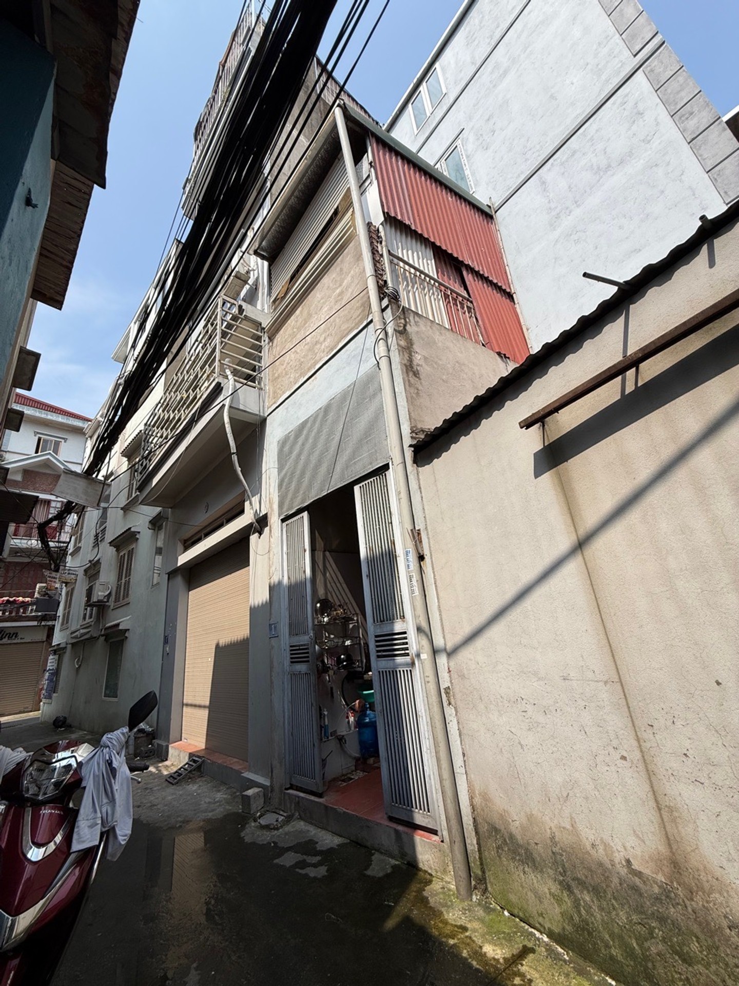 Bán nhà riêng 4 tầng nhỉnh 6 tỷ 40 m , dân xây kiên cố ngay chu huy mân - Nguyễn Văn linh