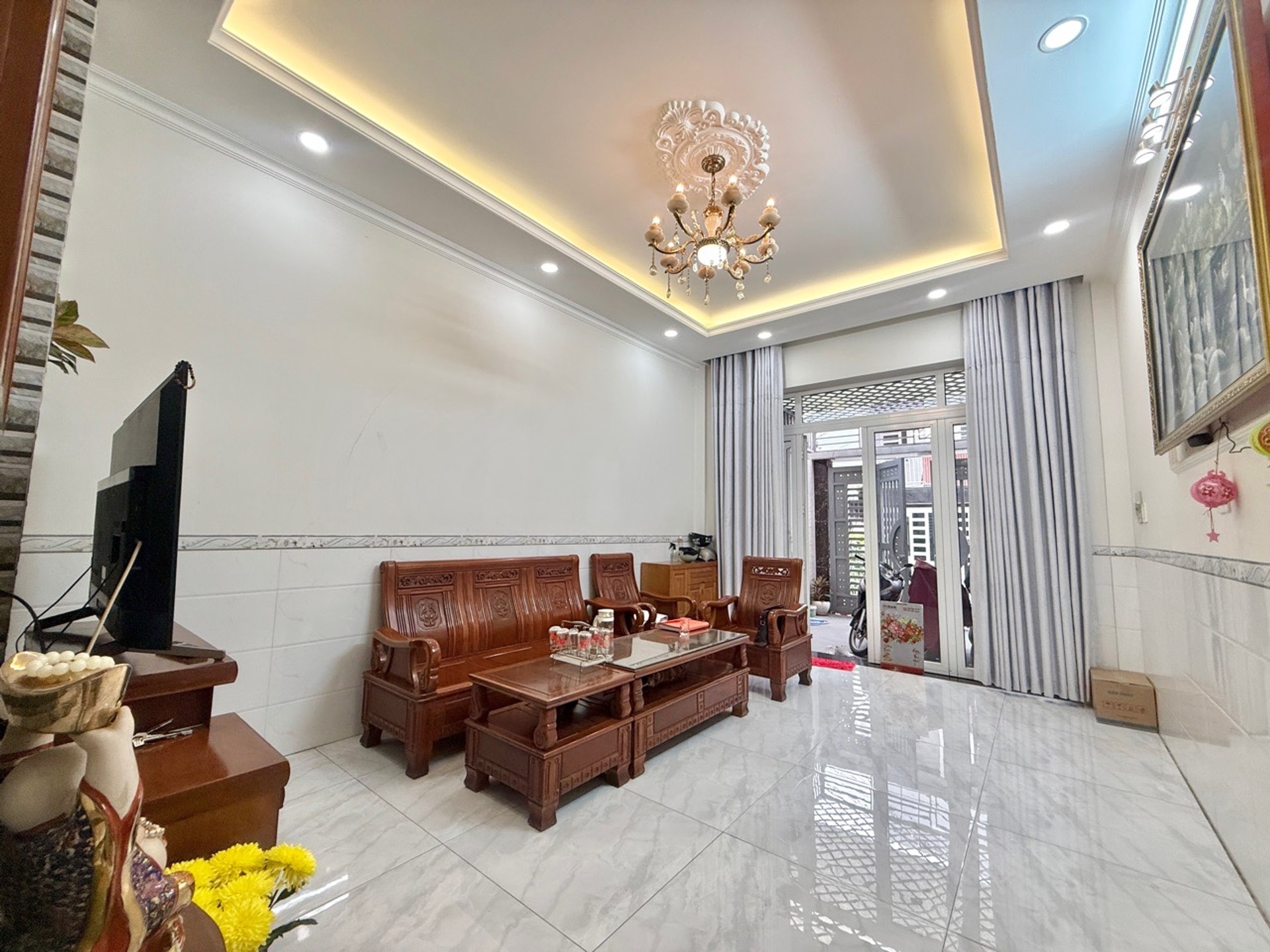 Bán nhà bên sông Phạm Văn Đồng Thủ Đức ngay Gigamall, DT 4x18,5, 3 tầng ở ngay, HXH, chỉ 8,8 tỷ
