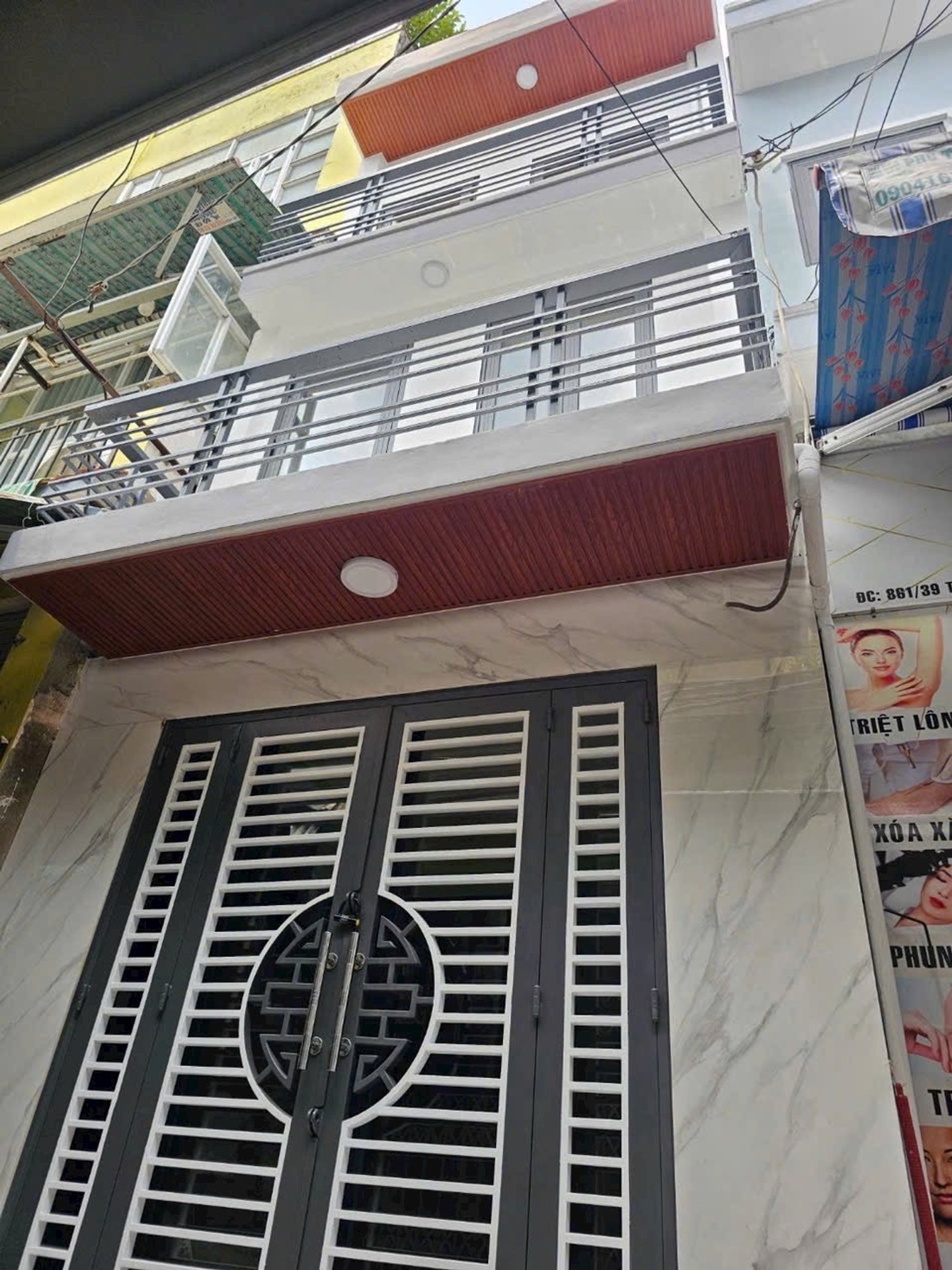 Nhà 3 tầng siêu phẩm quận 7 giá mềm
 Đi bộ ra lotte MART, nhà ngay chợ kinh doanh tốt chỉ 3ty49
