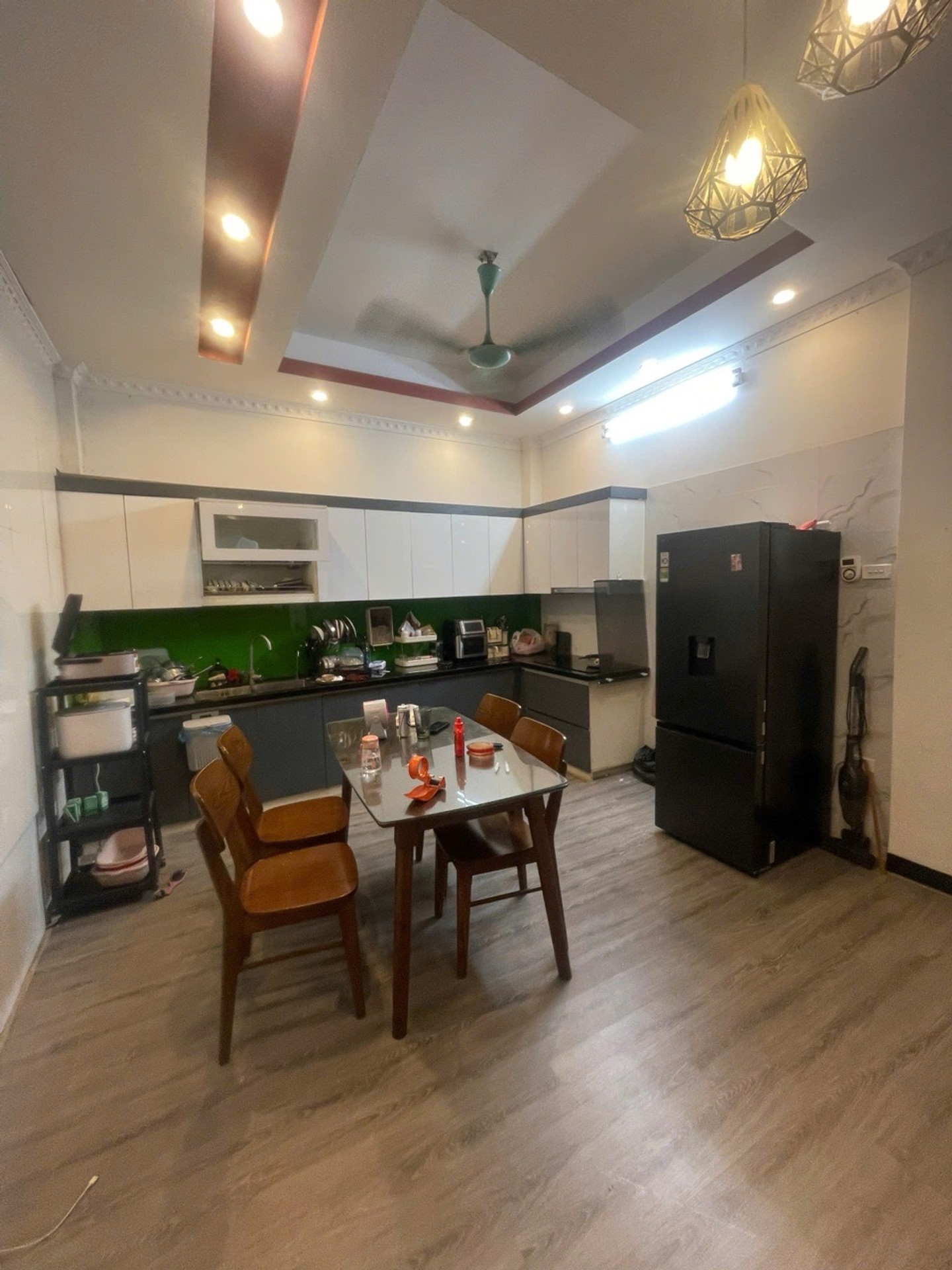 Nhà 5 tầng siêu đẹp ở Bạch Mai, mặt tiền rộng, giá hợp lý