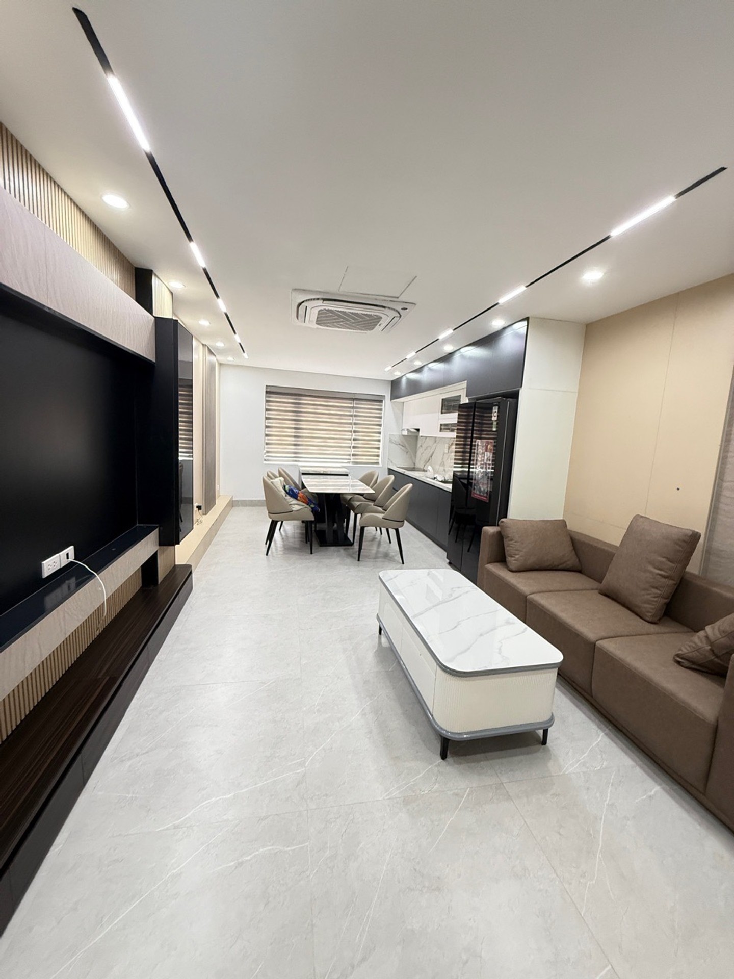 Bán nhà 7 tầng có thang máy, gara ô tô, full nội thất tại Ngô Gia Tự