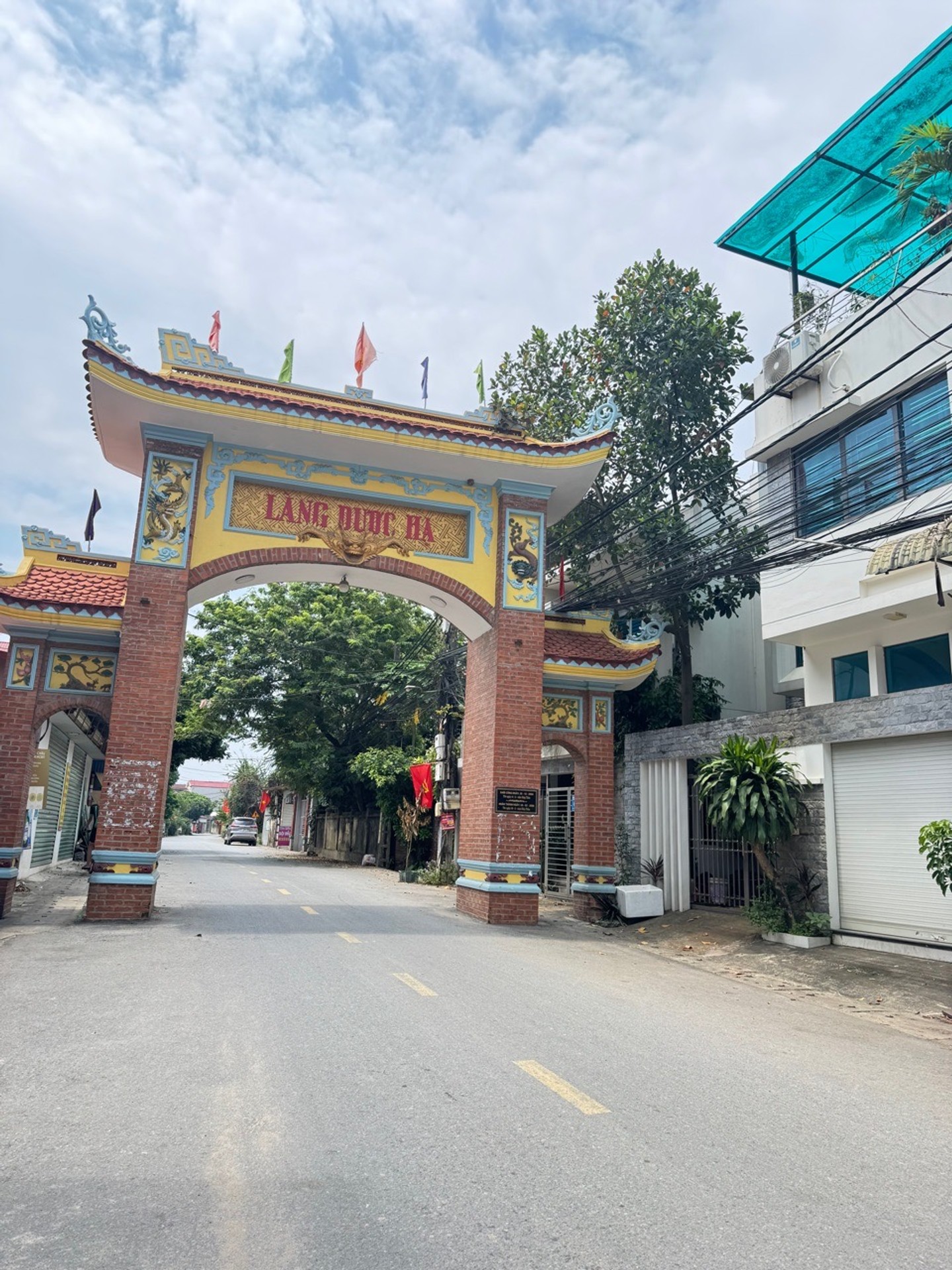 Nhà đất góc ngõ rộng, tiện ích đầy đủ tại Sóc Sơn