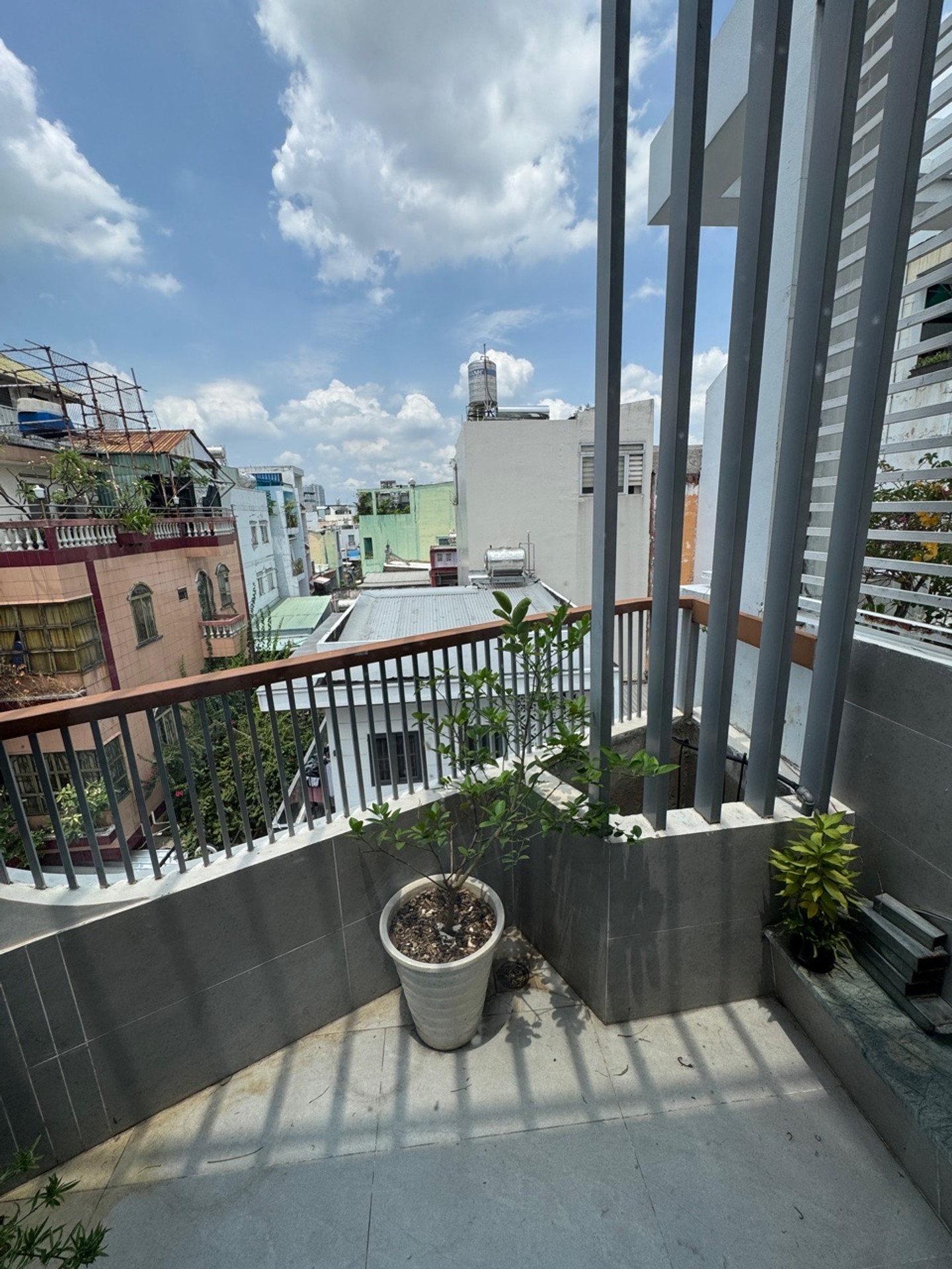 G.ẤP B.ÁN GIẢM GẦN 1 T.Ỷ – LÔ GÓC HXH ĐỖ CỬA– NHÀ MỚI ĐẸP –TẶNG NỘI THẤT – 67,5M² -7 PHÒNG-11,6🧄