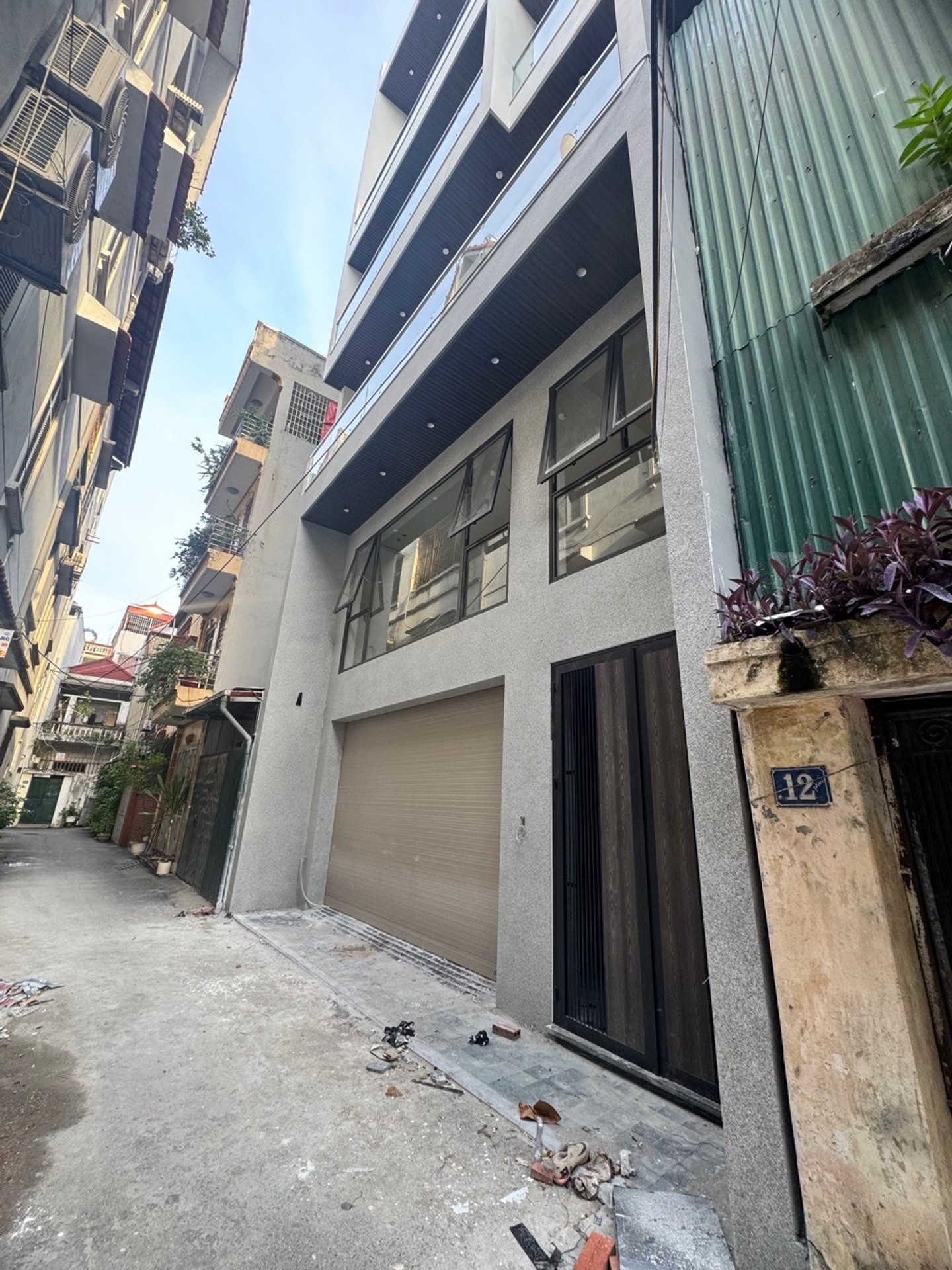 Nhà riêng 7 tầng với thang máy tại quận Nguyễn Sơn - Đẳng cấp sống thượng lưu
