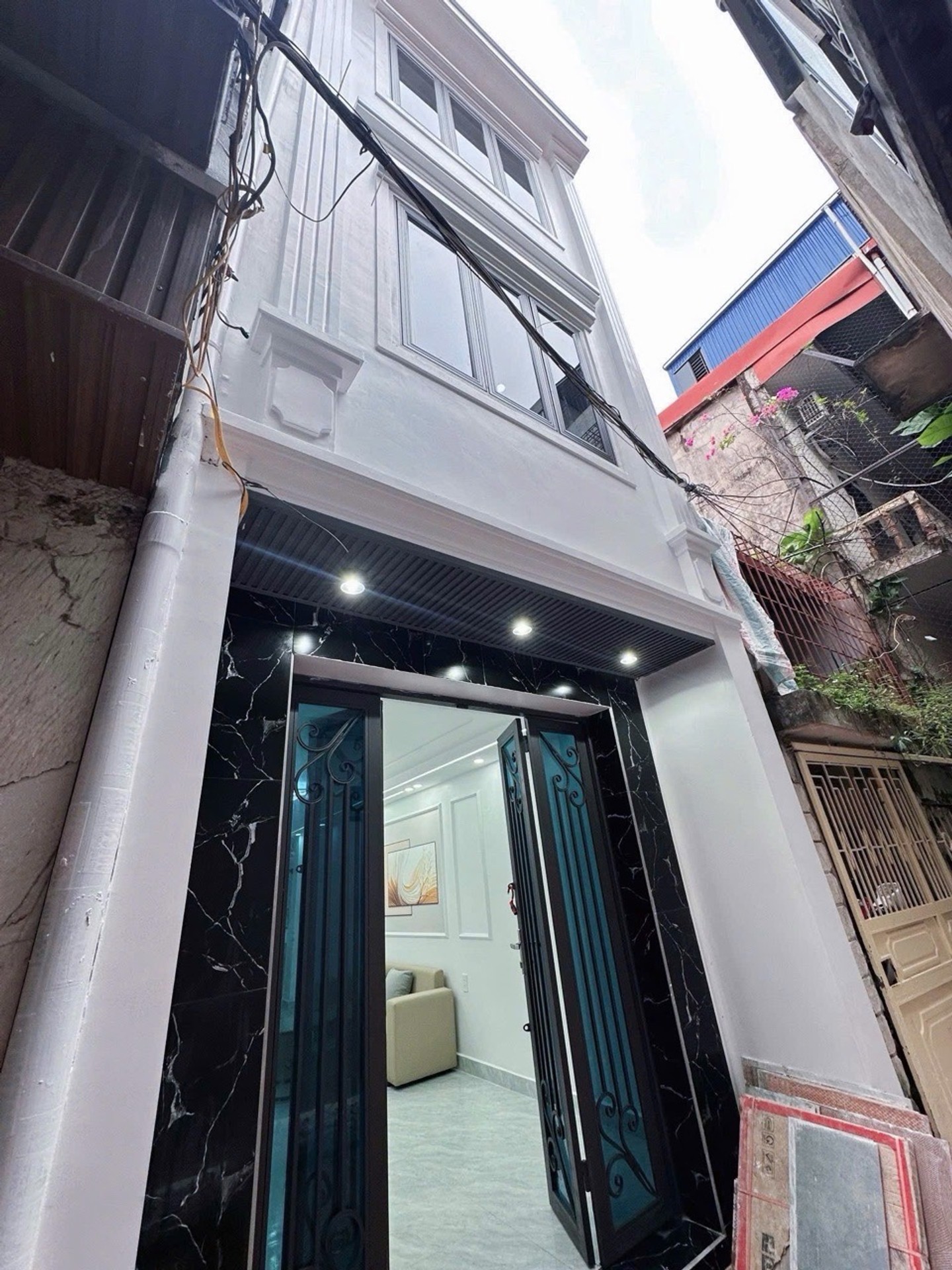 Cơ hội sở hữu nhà 3 tầng hiện đại tại Hoàng Quý, Lê Chân với giá tốt, ô tô đỗ gần nhà