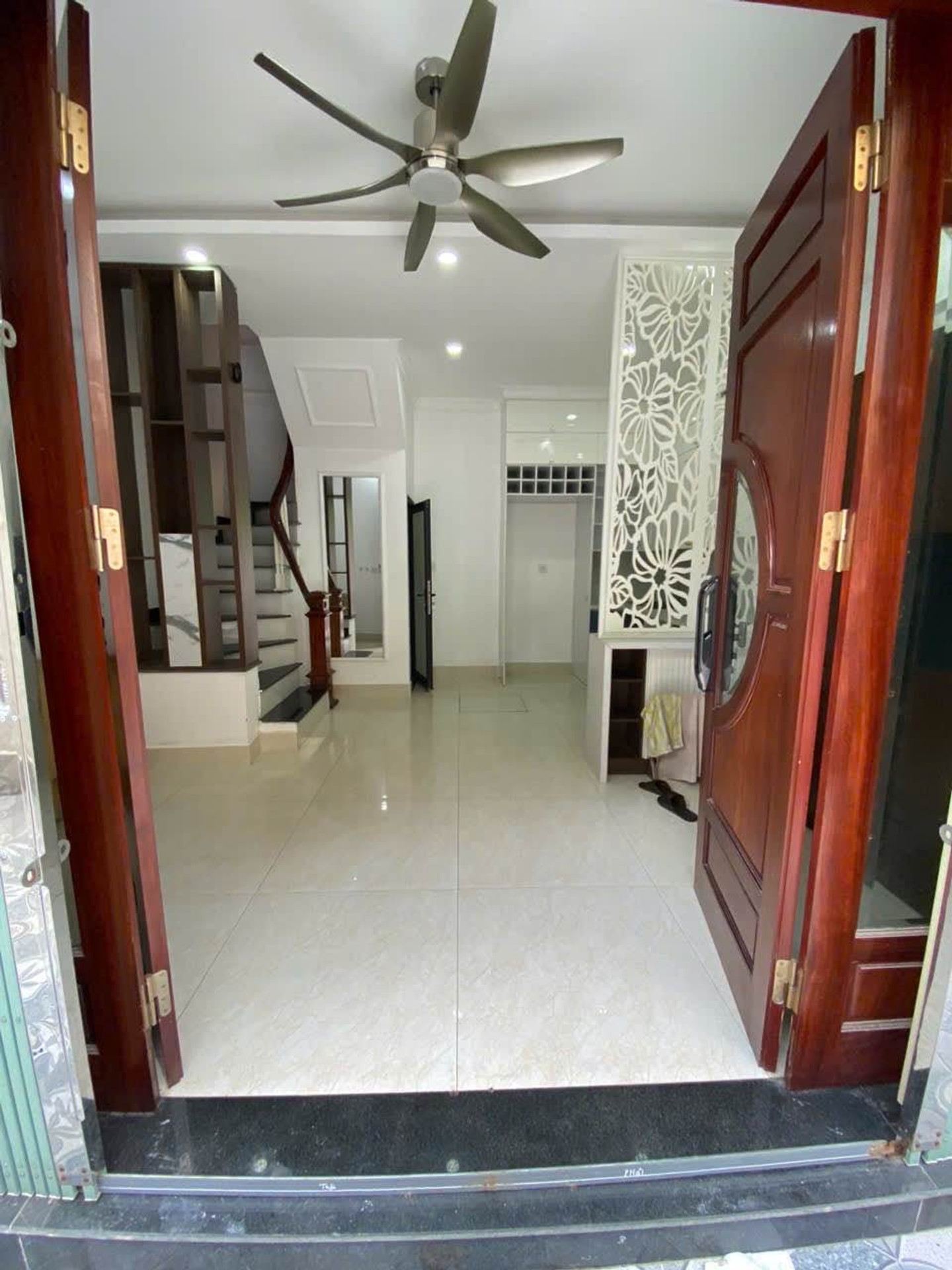 Bán nhà riêng 5 tầng diện tích 31m² tại phường Tây Hồ, giá tốt vị trí trung tâm