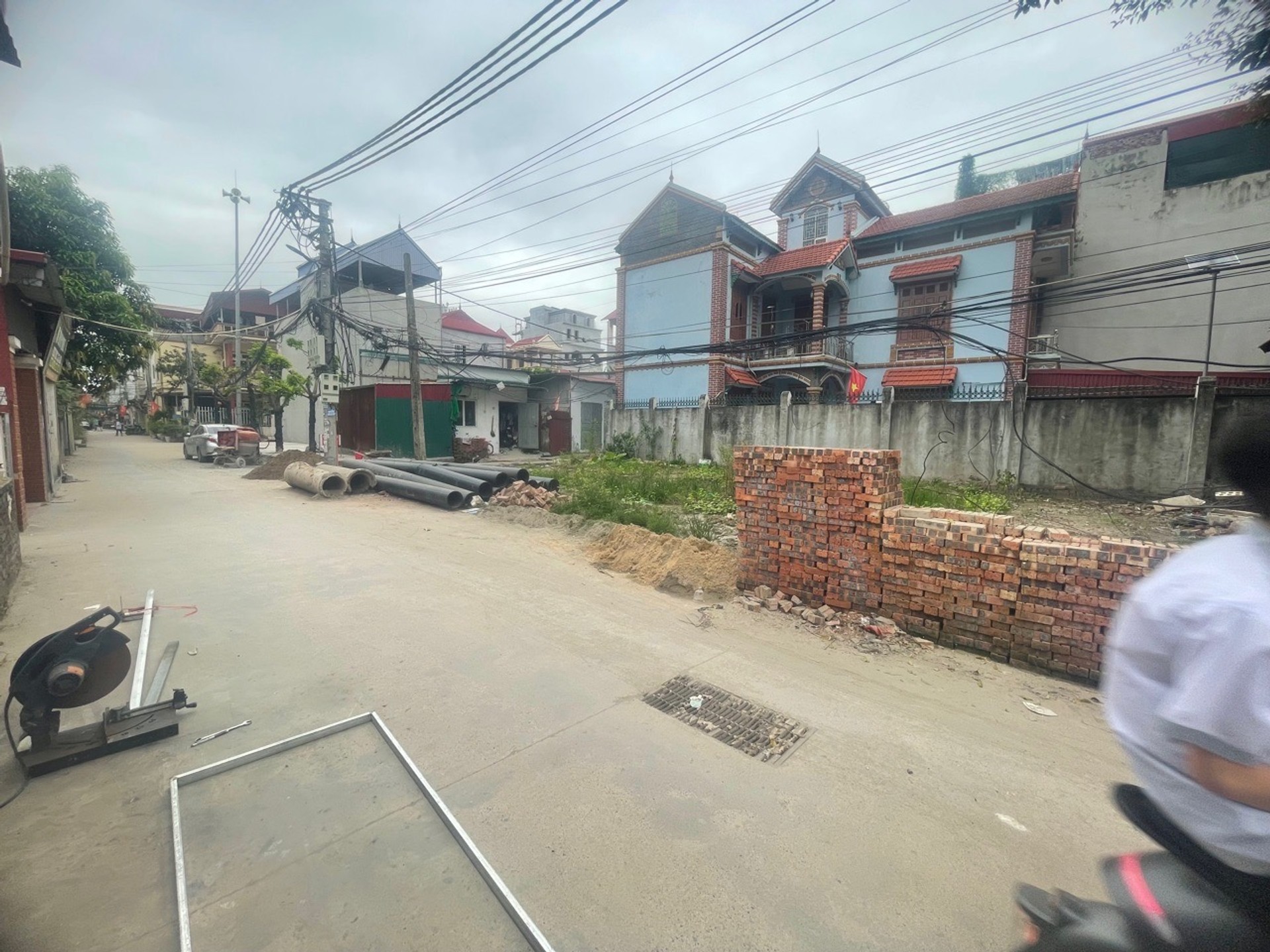 Bán đất lô góc 80m² tại Võng La, mặt tiền 9m, ô tô tránh