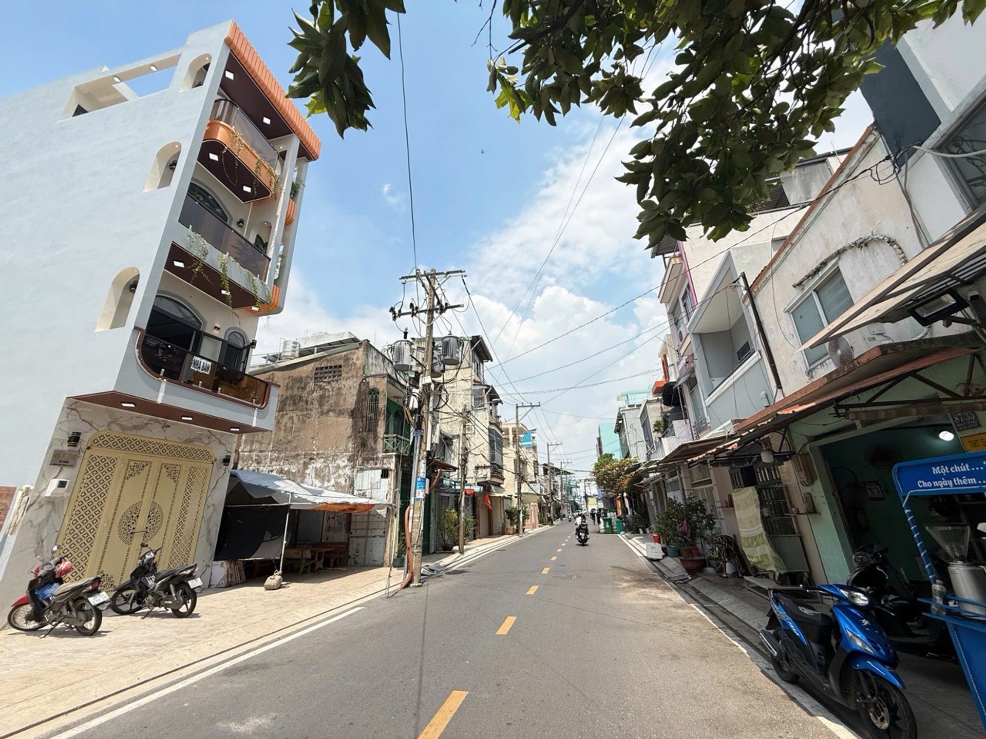 Nhà 4 tầng mặt tiền hẻm ô tô rộng, Tô Hiệu, Quận Tân Phú, diện tích 56,7m²