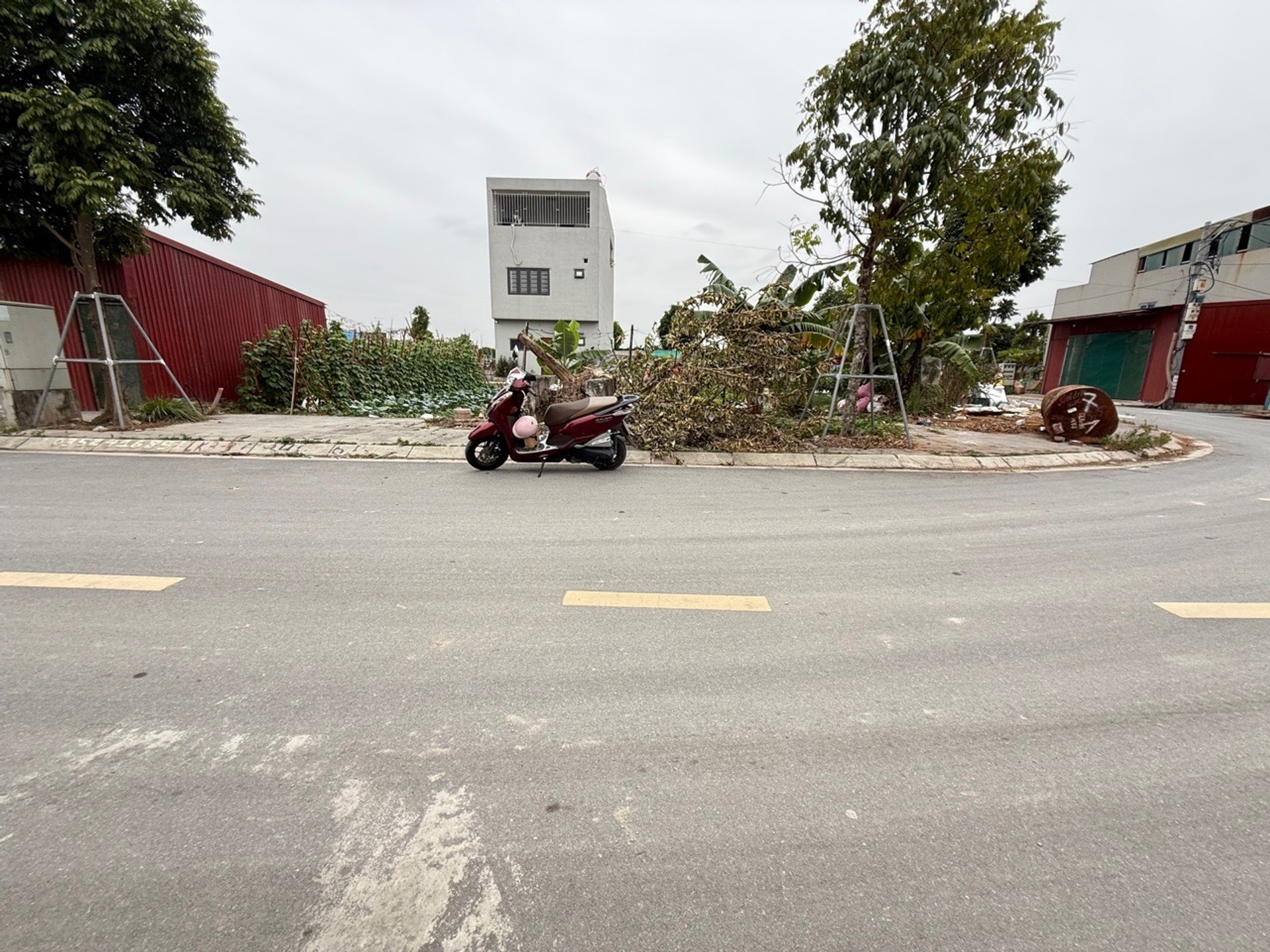 Đấu Giá - Lỗ Khê - Thư Lâm - Vỉa hè ô tô tránh - Ngay hồ điều hoà