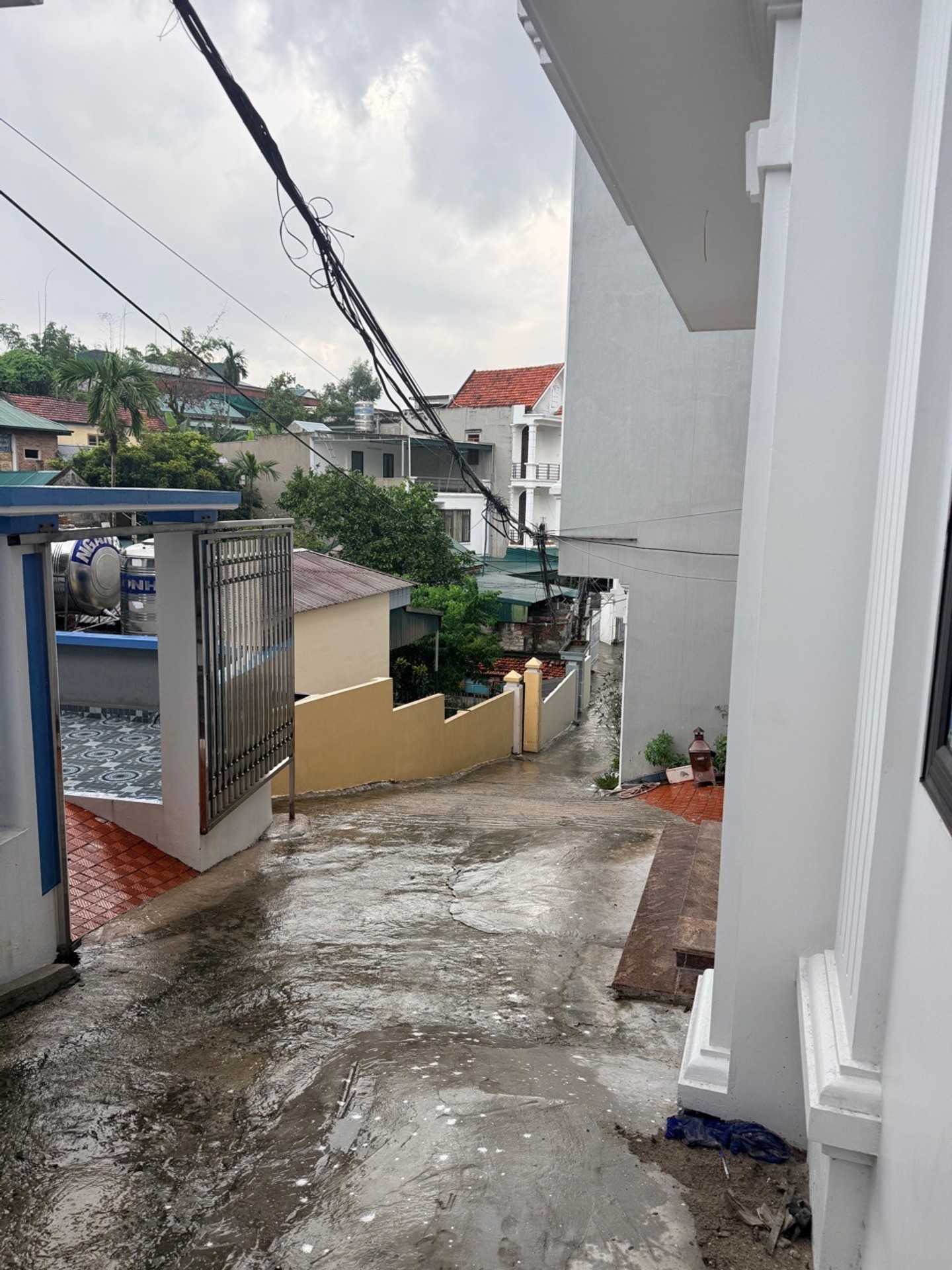 Nhà 3 tầng tiện nghi giữa lòng Cao Thắng, Hạ Long