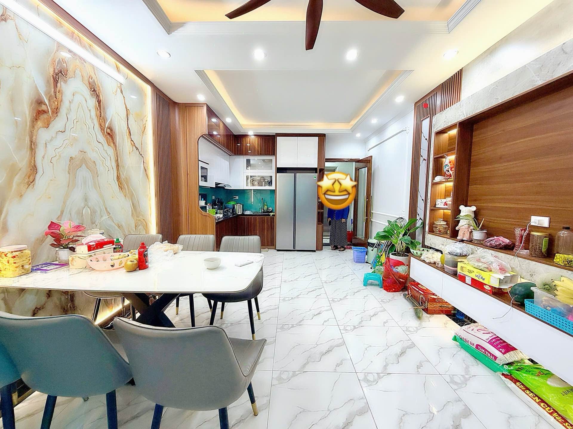 Nhà đẹp 7 tầng thang máy, trung tâm Thanh Xuân, tiện nghi tuyệt vời