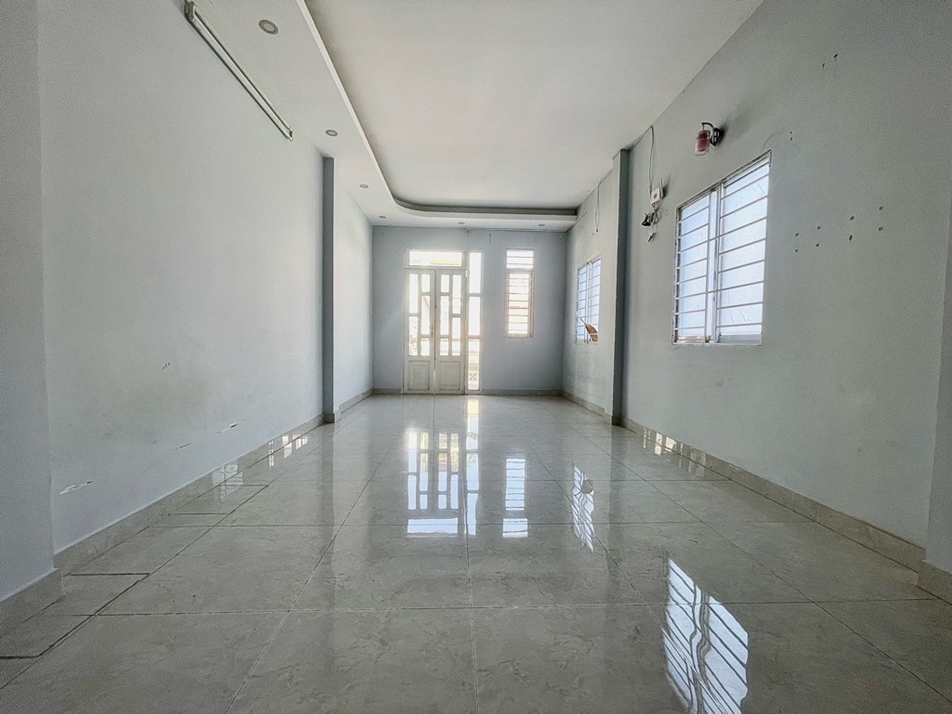 Nhà 2 mặt tiền hẻm xe hơi, nằm ngay sát Quận 5, giá siêu hợp lý