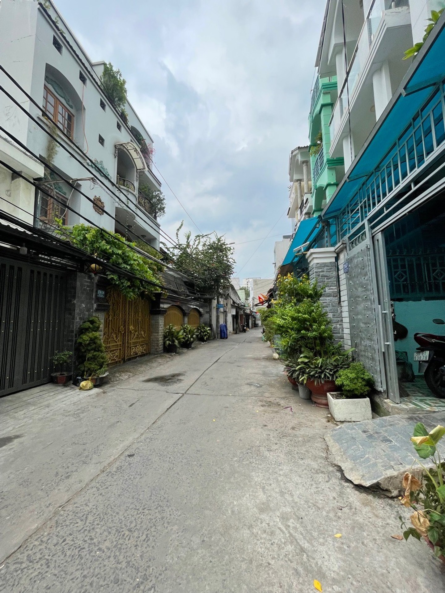 NHÀ – SHR – 2 TẦNG – NHỈNH 3 TỶ . 2 TẦNG,2PN
Huỳnh Tấn Phát, P. Tân Thuận, Quận 7 – gần Nguyễn Văn