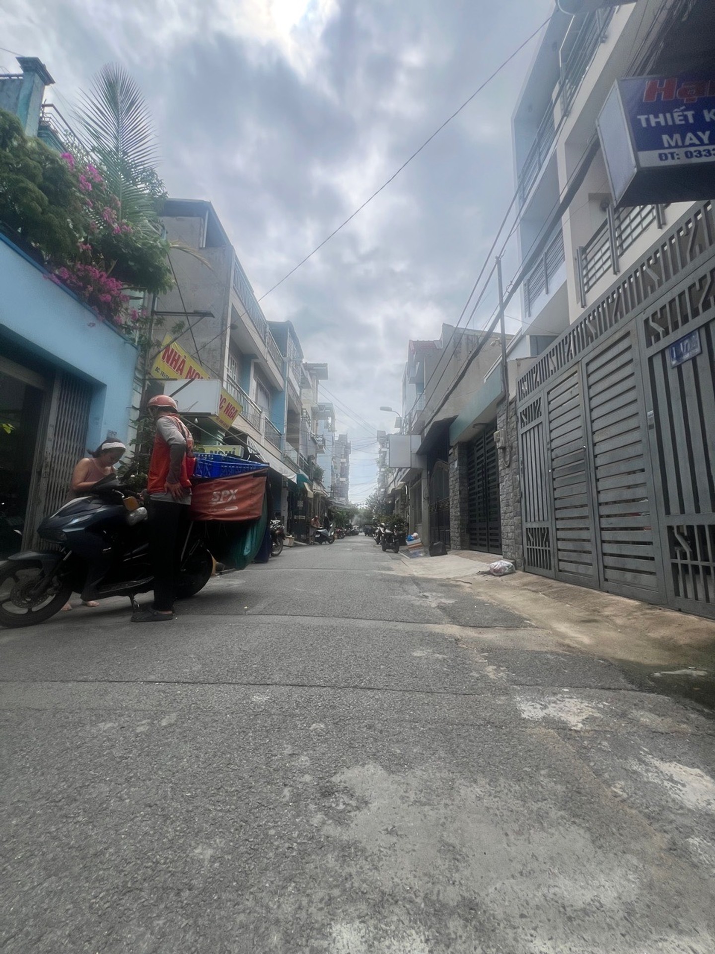 NHÀ 3 TẦNG – HẺM NHỰA 6M – ÔTÔ NGỦ TRONG NHÀ – 72M²