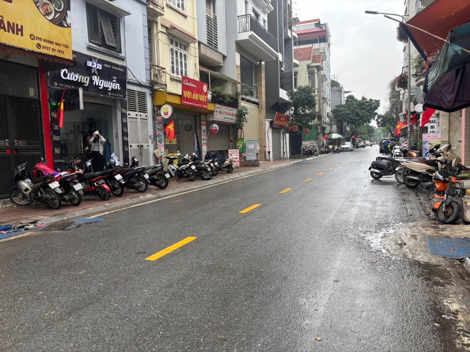 Bán nhà mặt phố 6 tầng thang máy tại Long Biên-76 m - tk toàn gỗ lim sịn soclf