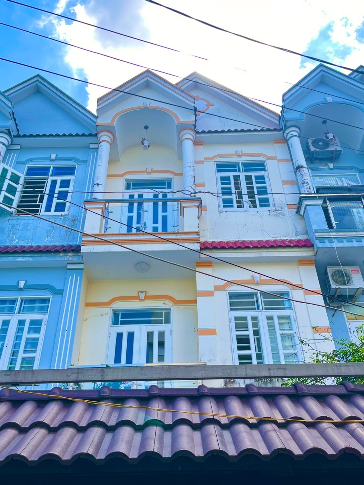 Bán nhà riêng 3 tầng hẻm xe hơi phường Huỳnh Tấn Phát, diện tích 64m2