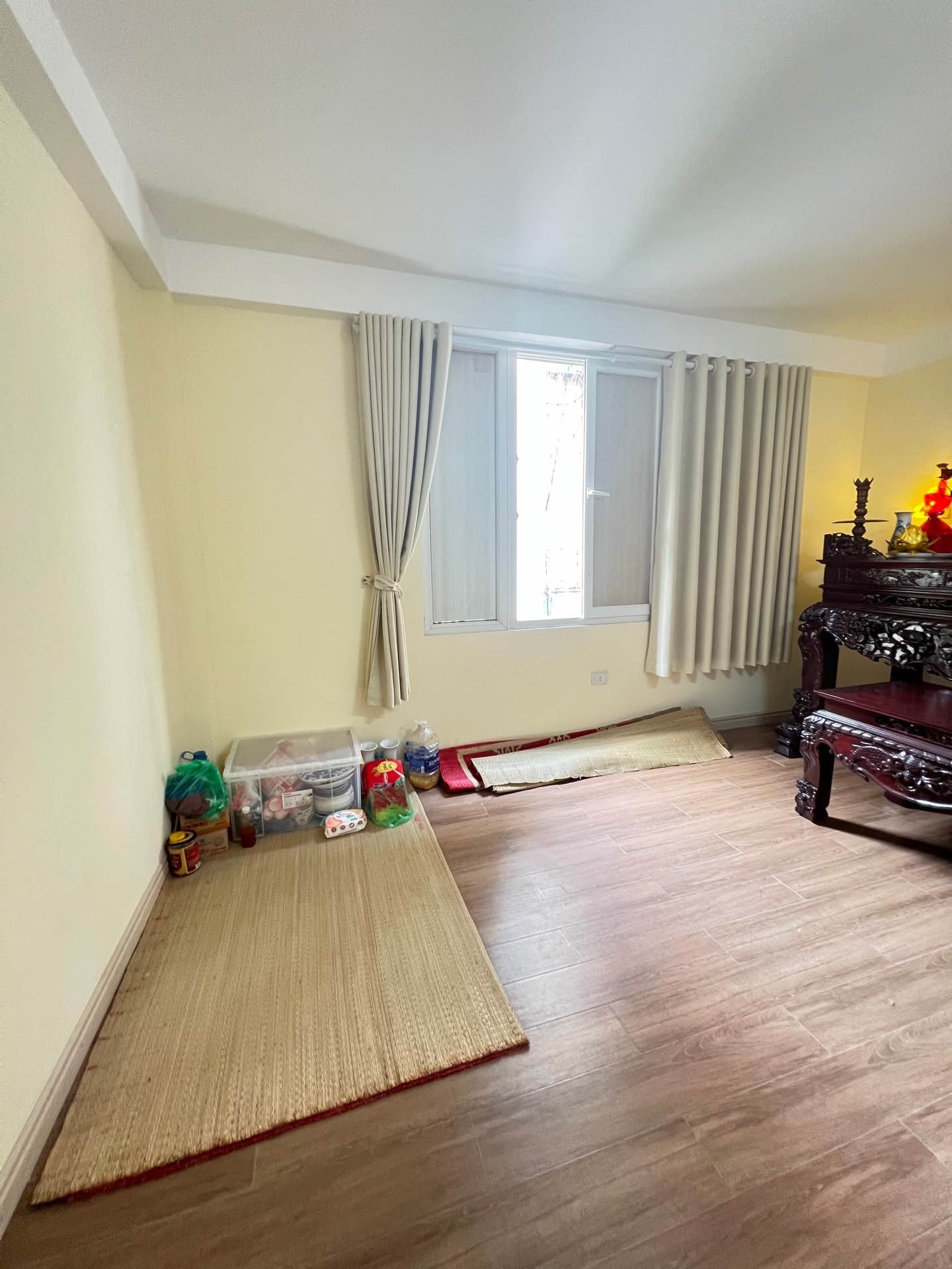 Bán nhà riêng 44m² tại Lạc Long Quân, nhà dân xây 2 mặt ngõ thoáng, gần Hồ Tây