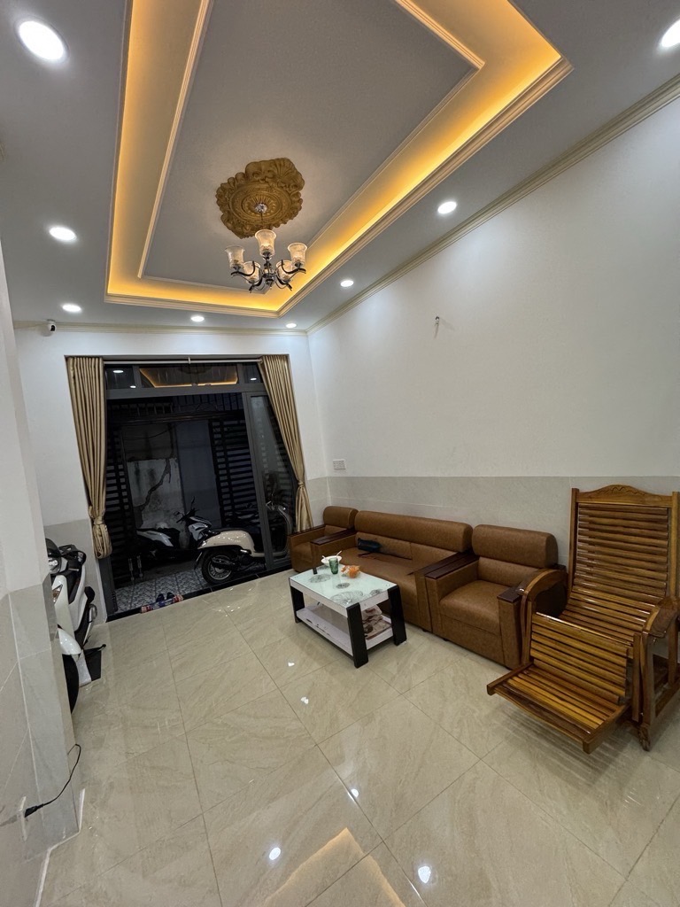 Bán nhà riêng 4 tầng view sông, mặt tiền 3.5m tại phường 11, quận 6