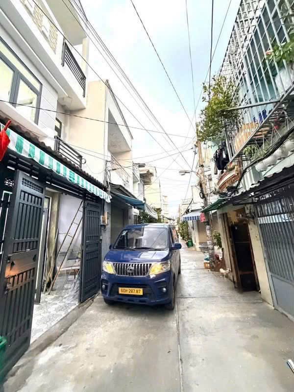 NHÀ 2 tầng BTCT 3PN Chính Chủ Oto 4M Thông Vào ở Ngay Giáp Tân Phú Vài Bước