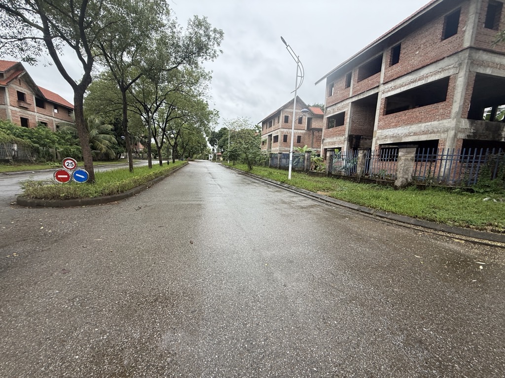 Bán nhà mặt phố khu đô thị Long Việt diện tích 401.6m2 pháp lý rõ ràng