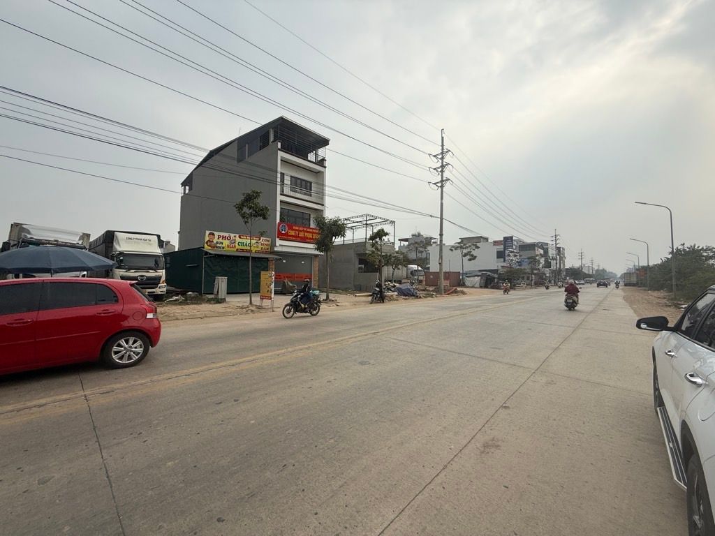 Bán nhà mặt phố 135m2 khu Chi Đông giá hợp lý