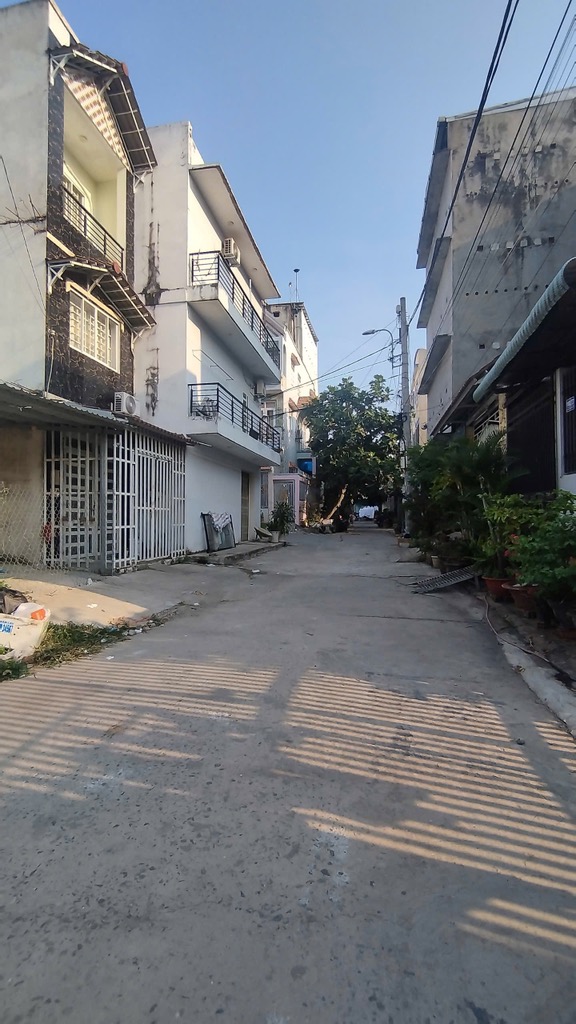 Bán đất 134m2 tại Nhơn Đức giá 4.3 tỷ, mặt tiền 6m, pháp lý rõ ràng
