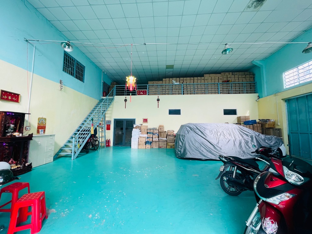 Bán nhà riêng 2 tầng mặt tiền rộng 16.7m tại Bình Trị Đông, Bình Tân