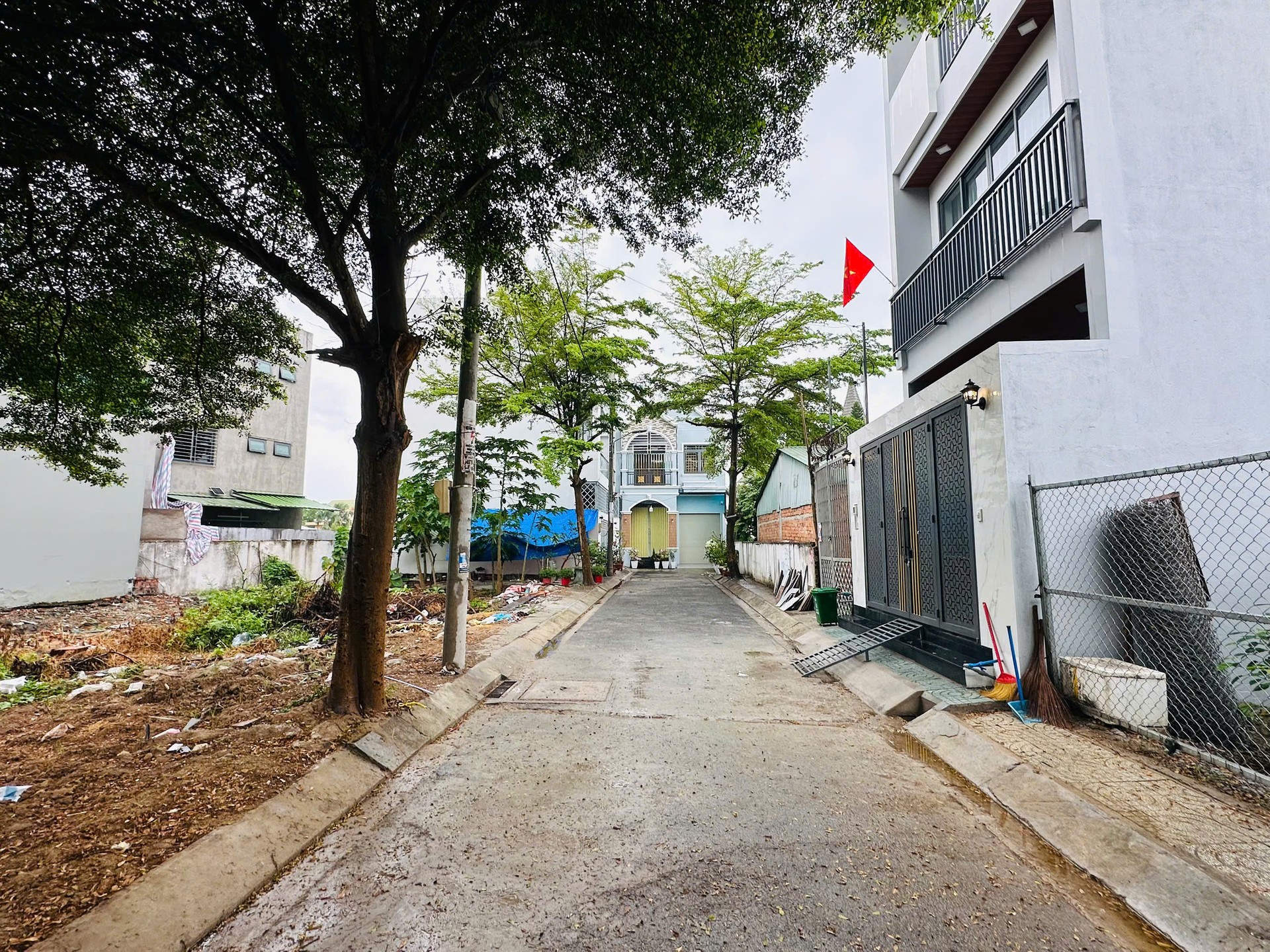 Bán đất nền 81,7m2 tại xã Nhà Bè giá 4,39 tỷ