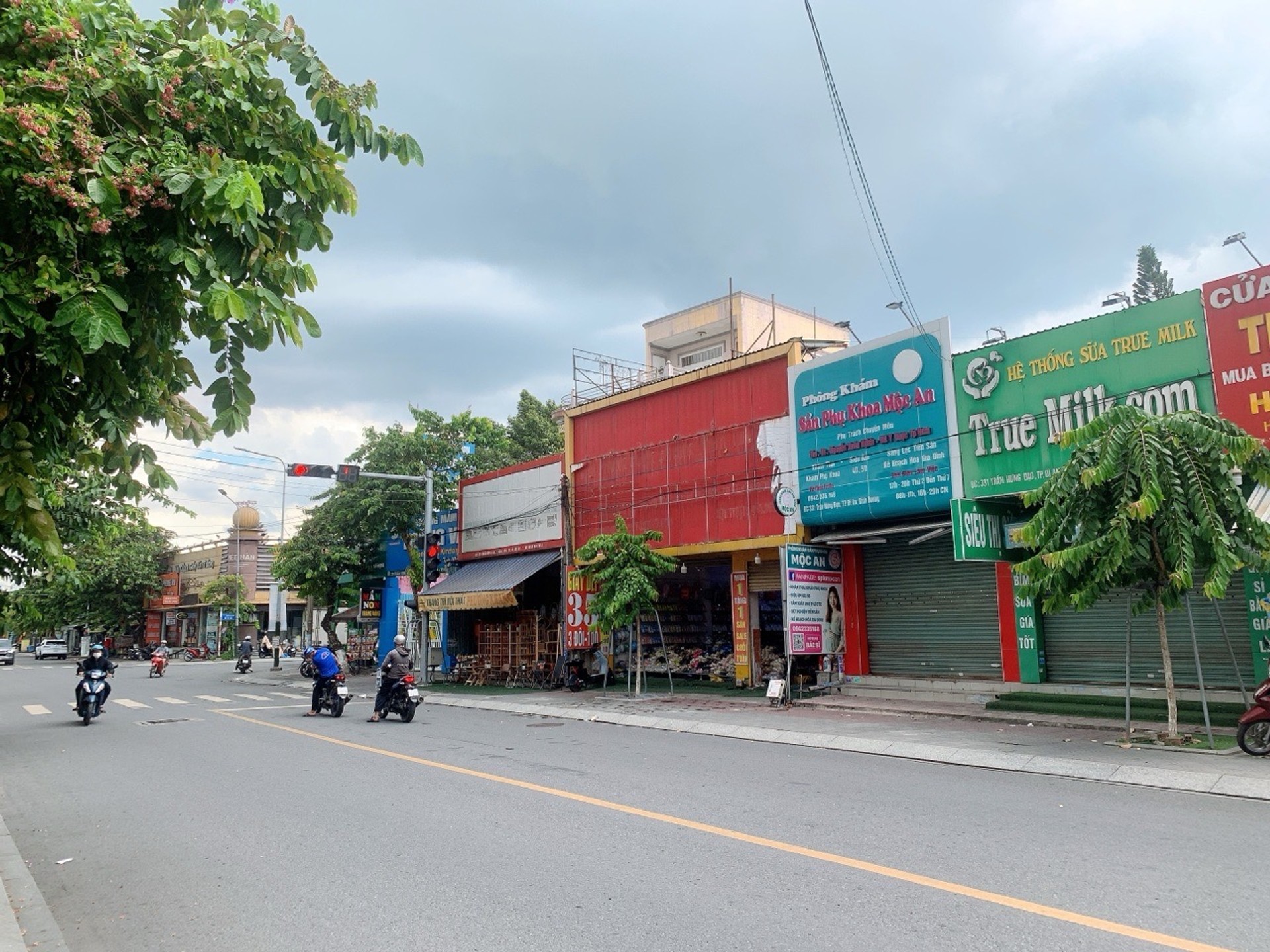 Nhà mặt tiền 79m2 Trần Hưng Đạo-Dĩ An.