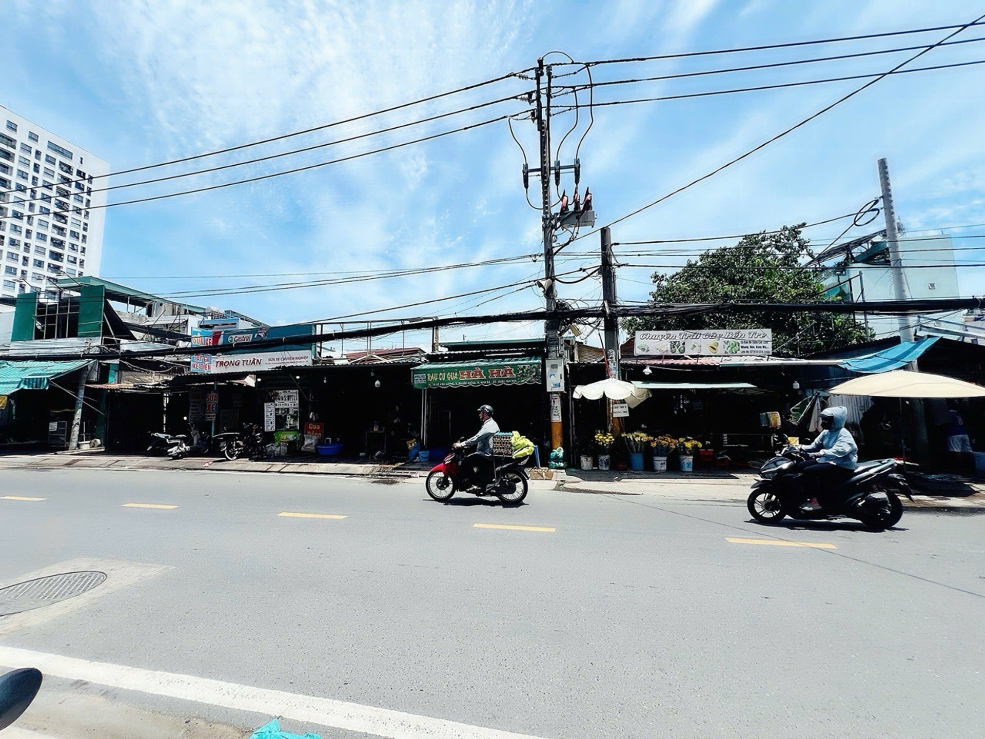 Bán nhà mặt phố 3 mặt tiền tại Phước Kiểng, Nhà Bè