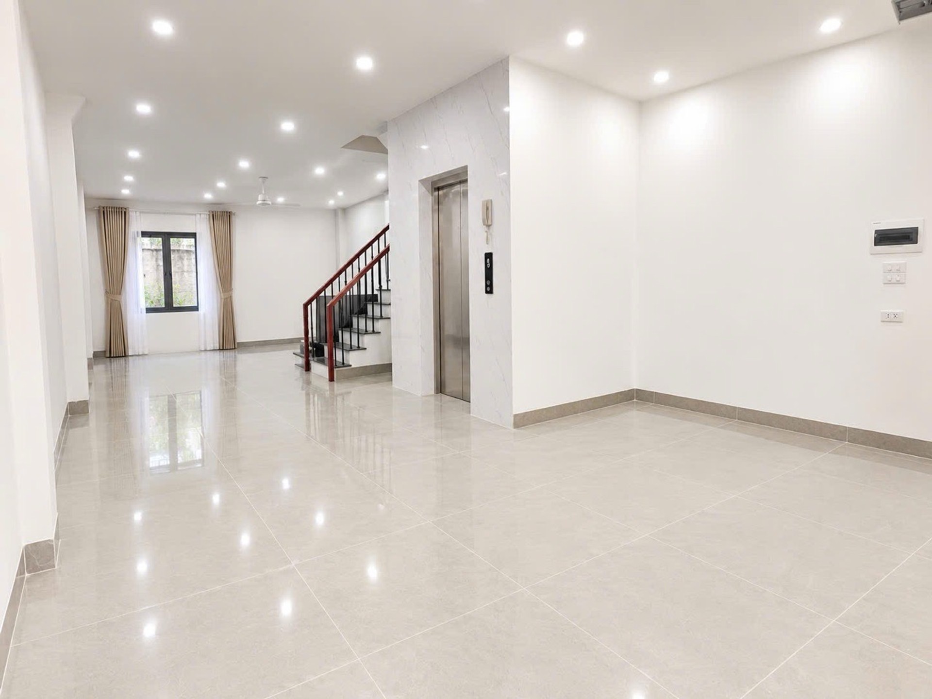NHÀ VÍP BA ĐÌNH -THỤY KHUÊ, TÂY HỒ 8 TẦNG THANG MÁY NGÕ THẲNG -THÔNG KINH DOANH CHỈ 19 tỷ 5