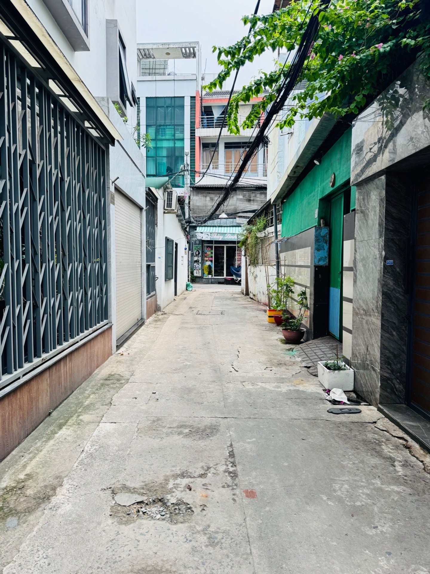 Bán nhà ngay Phan Xích Long gần hẻm xe hơi 3 tầng giá chỉ 3.x tỷ