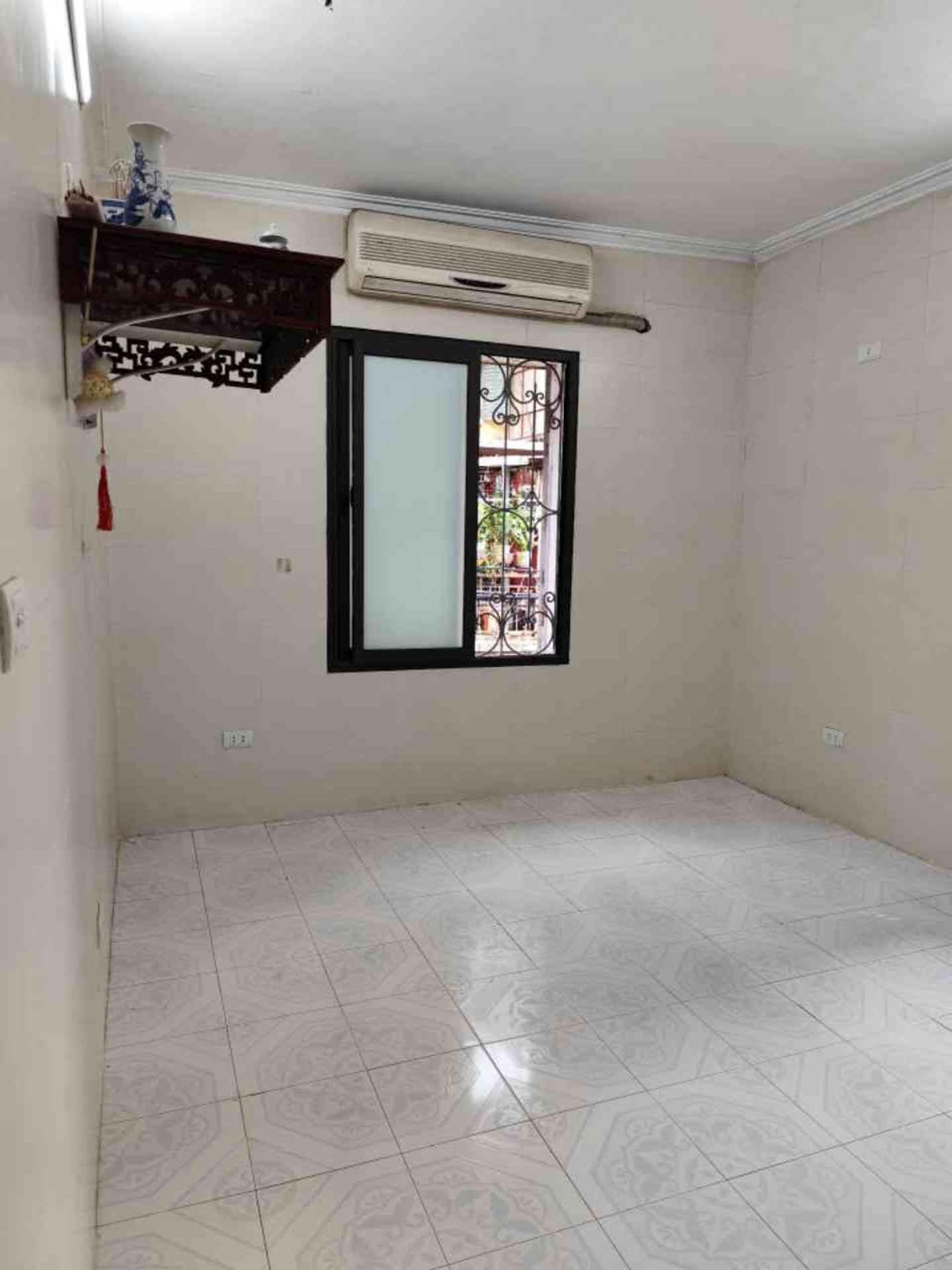 Bán căn hộ tập thể tầng 2 tại Thanh Xuân, gần Royal City, diện tích 49m²