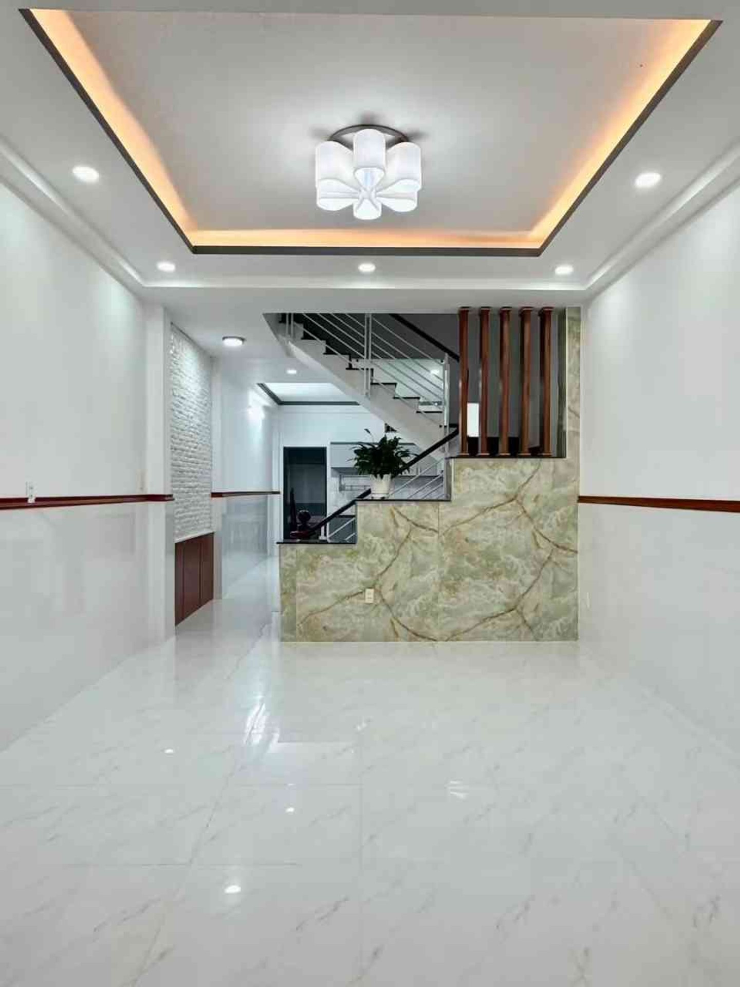 Cơ hội hiếm có: Nhà 3 tầng rộng 64m2, vị trí đắc địa gần KDC VL, giá chỉ 5.1 tỷ
