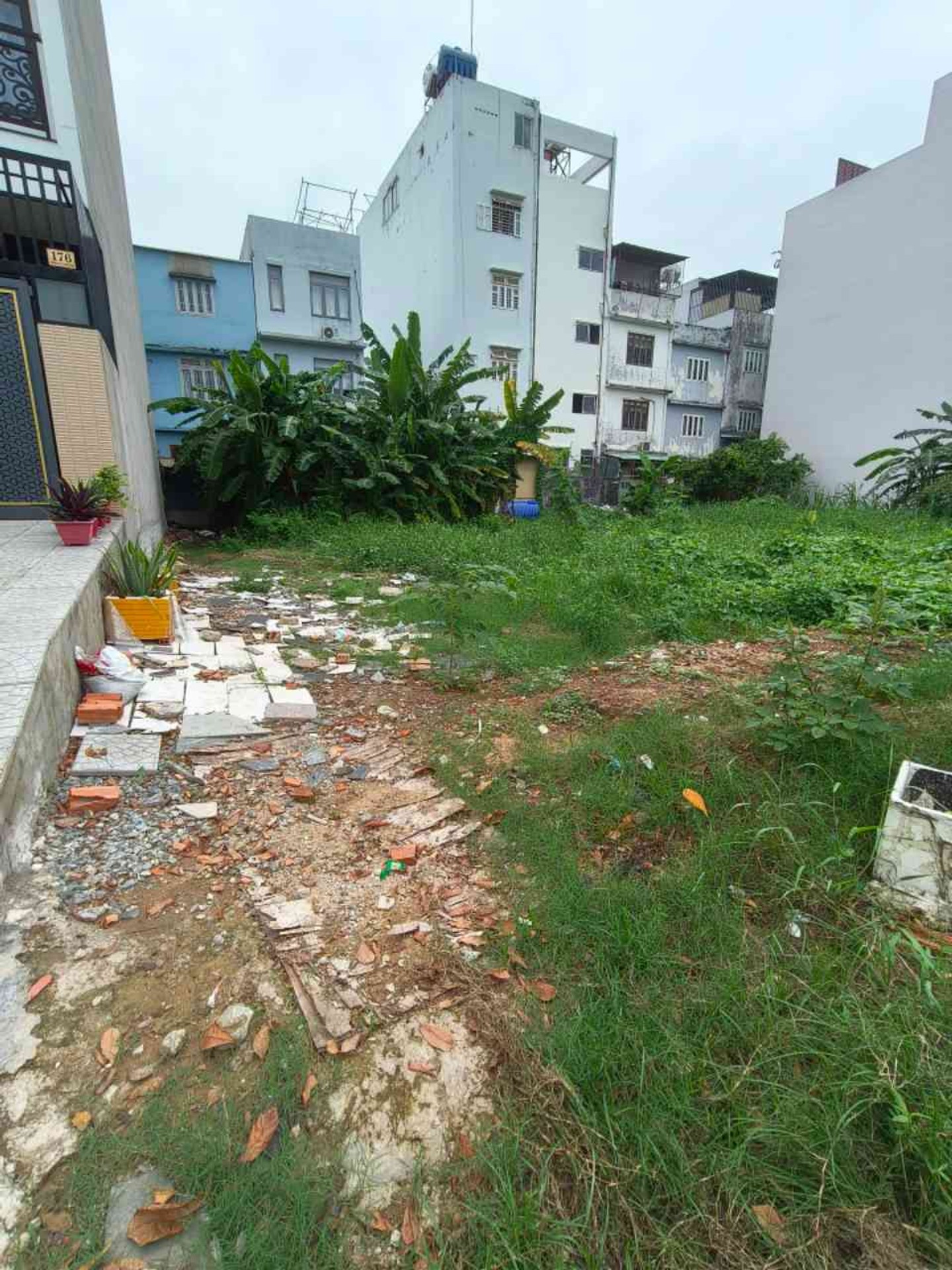 Bán đất mặt tiền rộng 4.5m khu Phong Phú 5, hướng Đông Nam